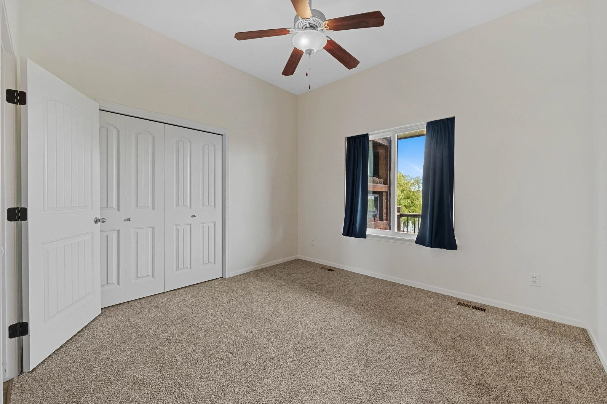 Andover, Kansas 67002, United States, 5 Bedrooms Bedrooms, ,3 BathroomsBathrooms,Residential,Active,166893