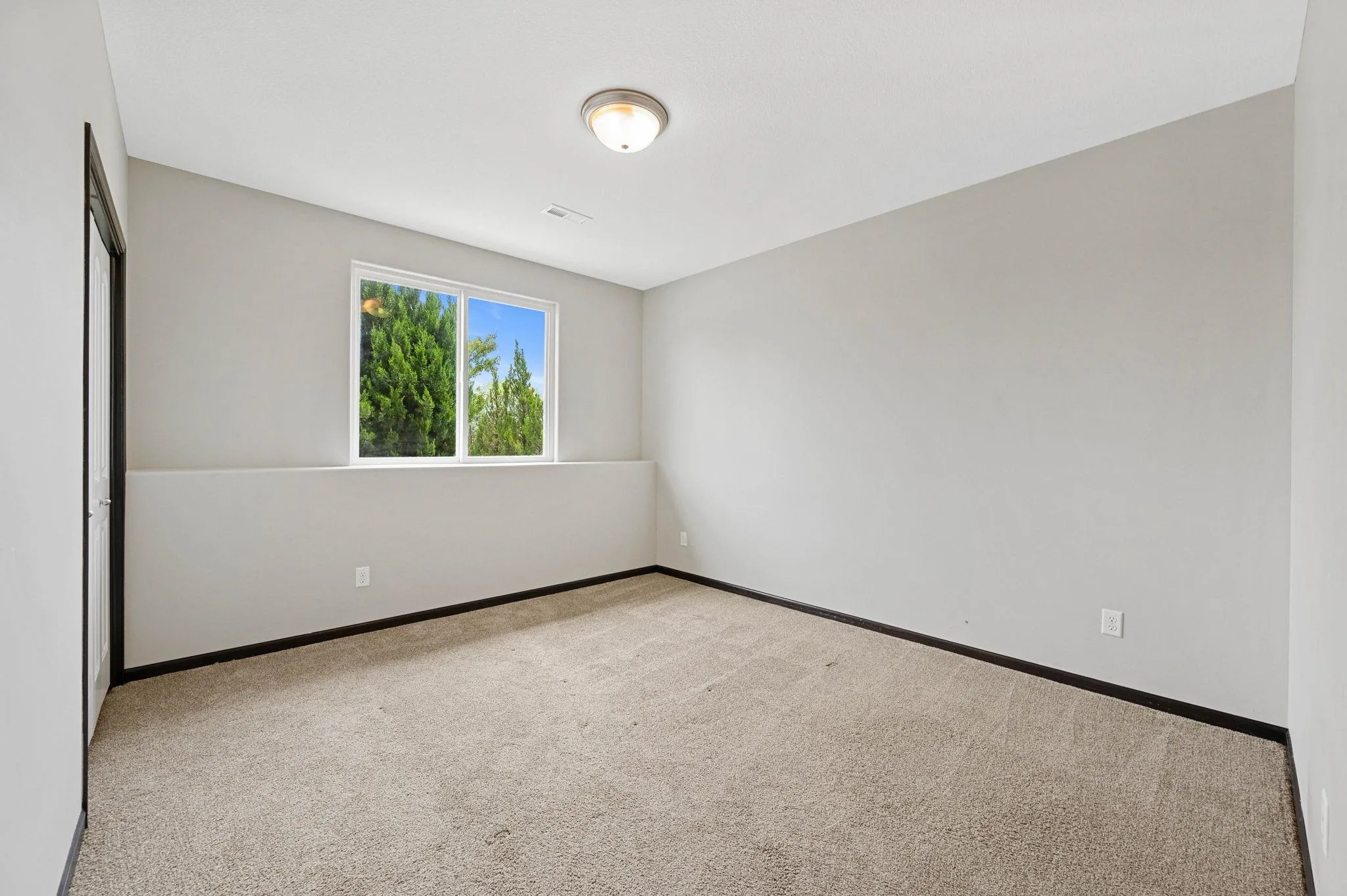 Andover, Kansas 67002, United States, 5 Bedrooms Bedrooms, ,3 BathroomsBathrooms,Residential,Active,166893