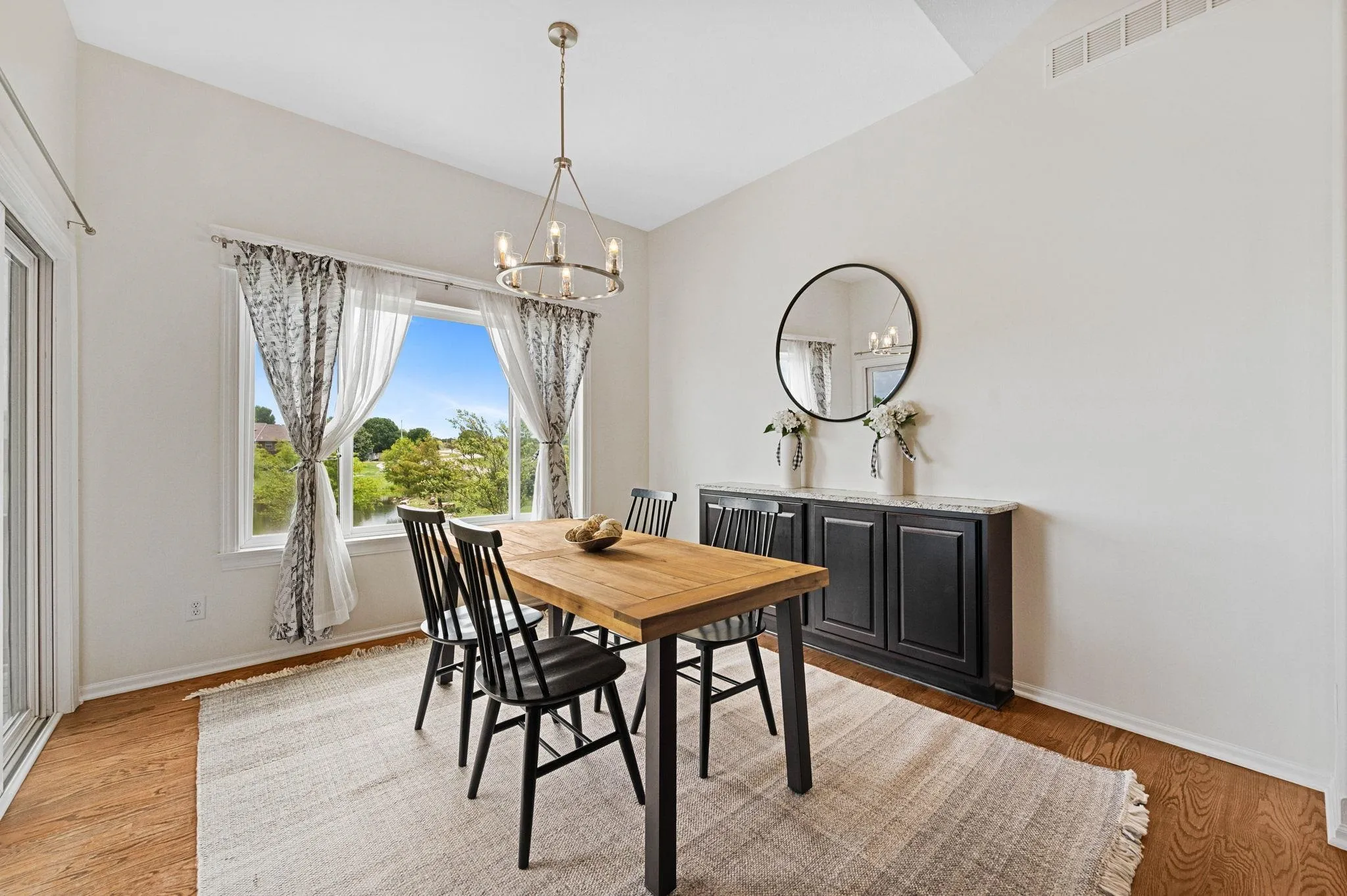 Andover, Kansas 67002, United States, 5 Bedrooms Bedrooms, ,3 BathroomsBathrooms,Residential,Active,166893