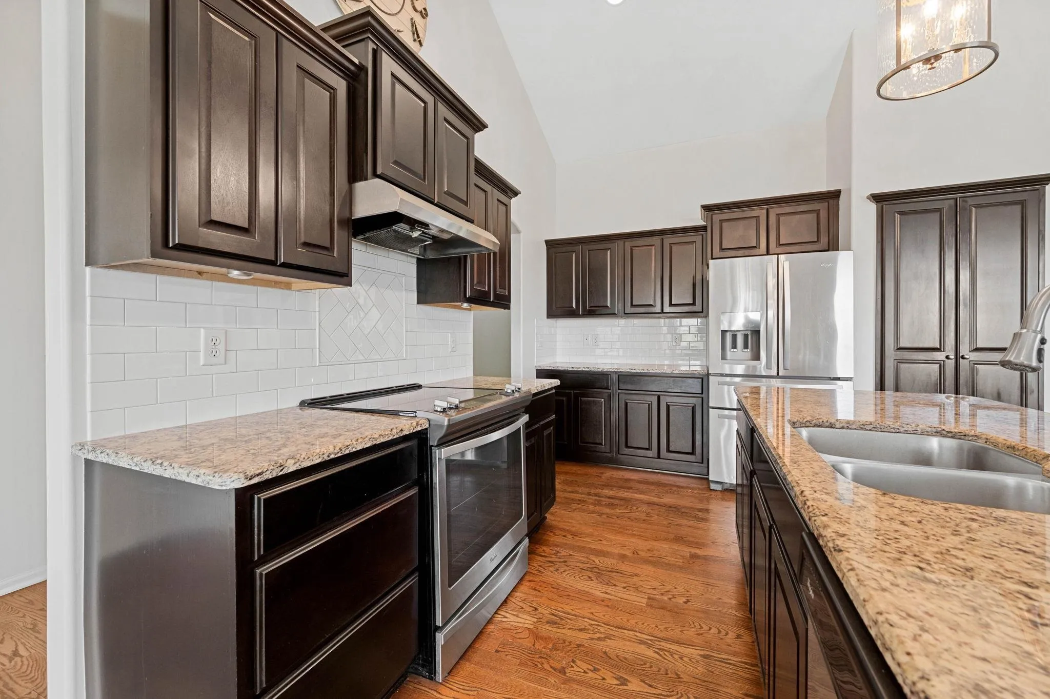 Andover, Kansas 67002, United States, 5 Bedrooms Bedrooms, ,3 BathroomsBathrooms,Residential,Active,166893