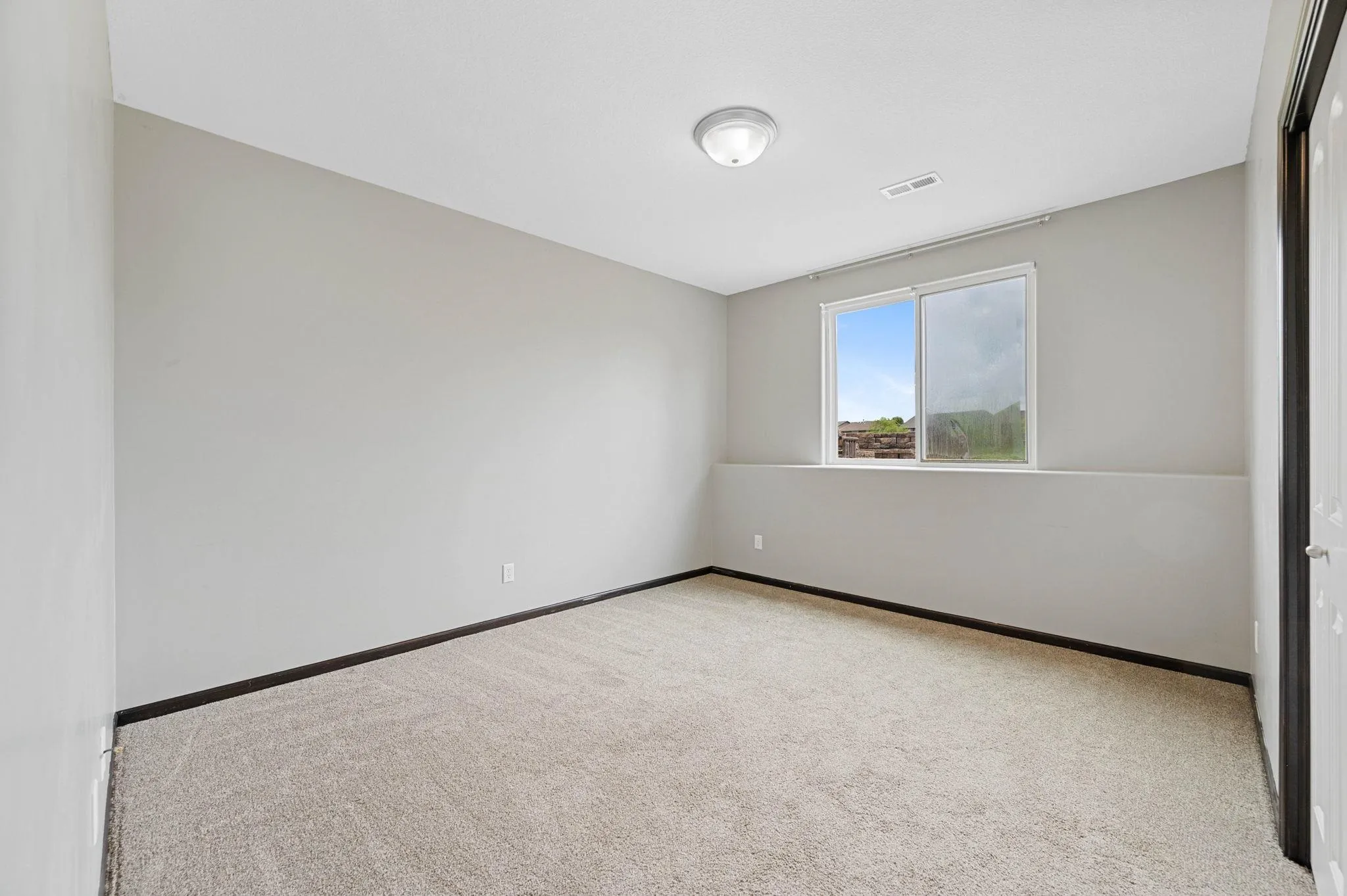 Andover, Kansas 67002, United States, 5 Bedrooms Bedrooms, ,3 BathroomsBathrooms,Residential,Active,166893