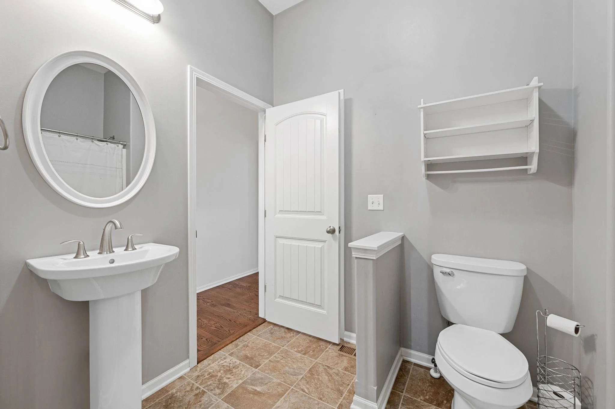 Andover, Kansas 67002, United States, 5 Bedrooms Bedrooms, ,3 BathroomsBathrooms,Residential,Active,166893