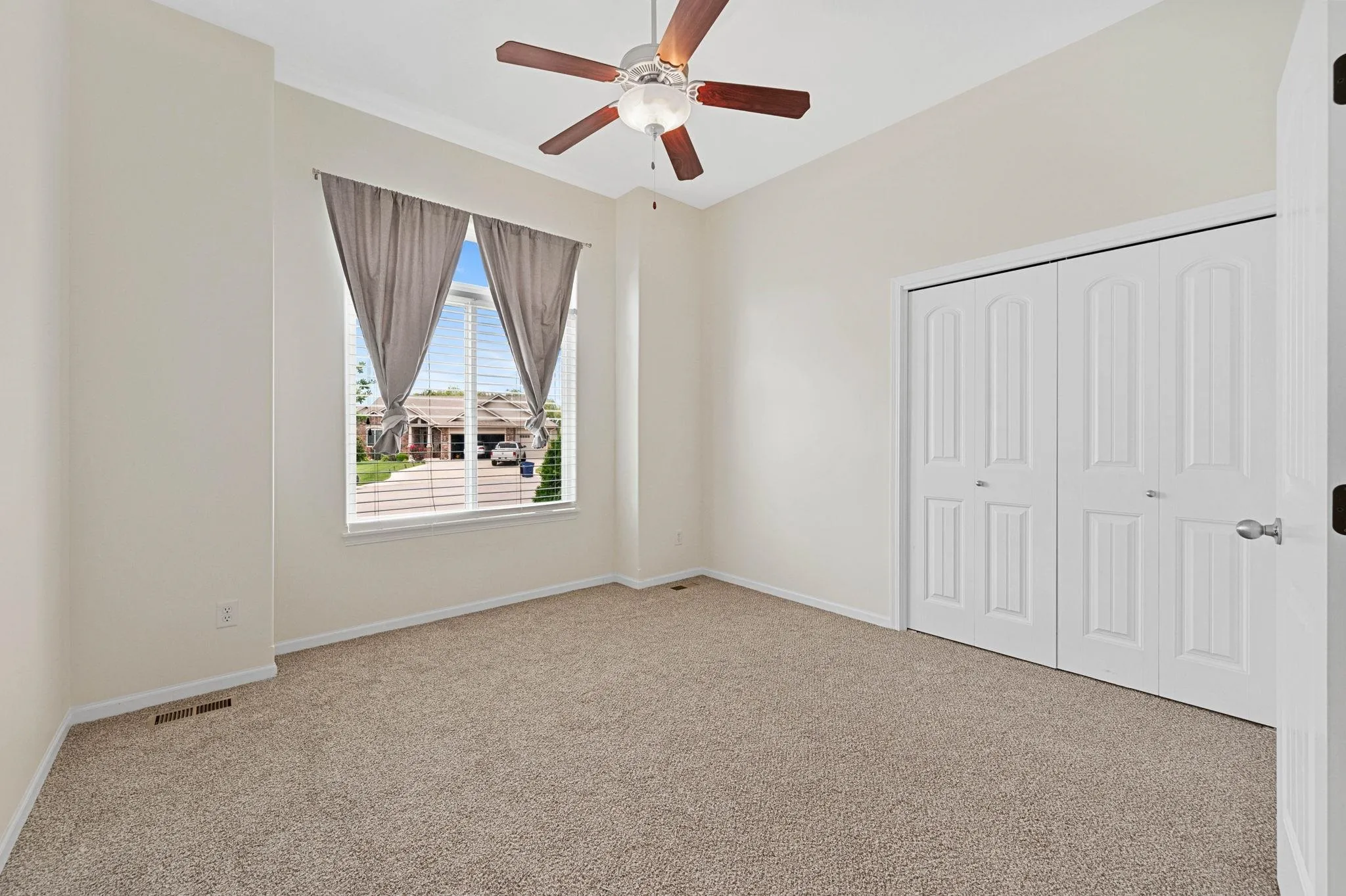 Andover, Kansas 67002, United States, 5 Bedrooms Bedrooms, ,3 BathroomsBathrooms,Residential,Active,166893