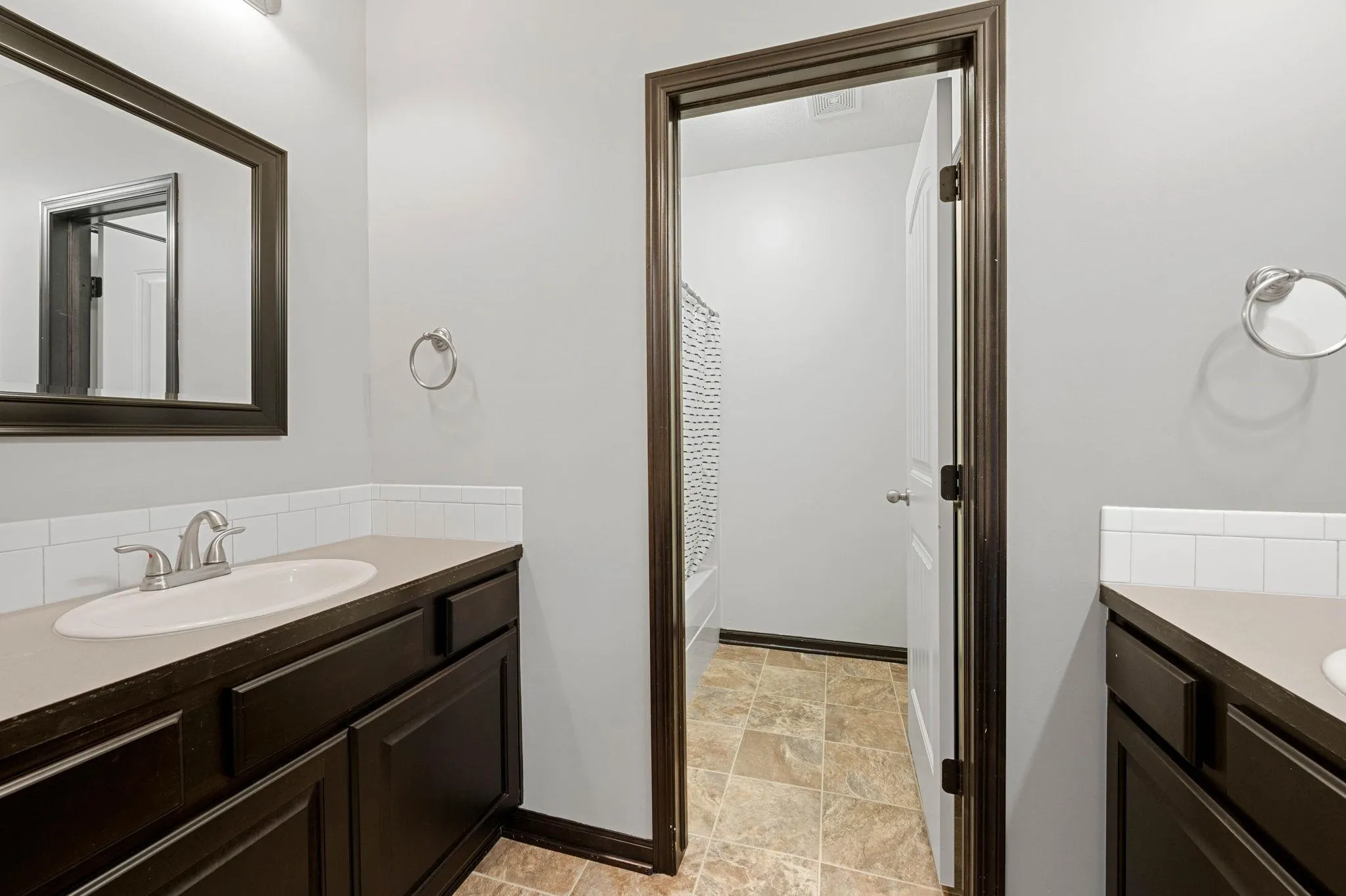 Andover, Kansas 67002, United States, 5 Bedrooms Bedrooms, ,3 BathroomsBathrooms,Residential,Active,166893