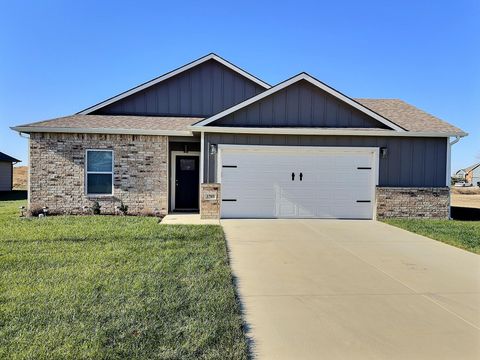 Homes For Sale - 1705 Casey<br/> Newton, KS 67114