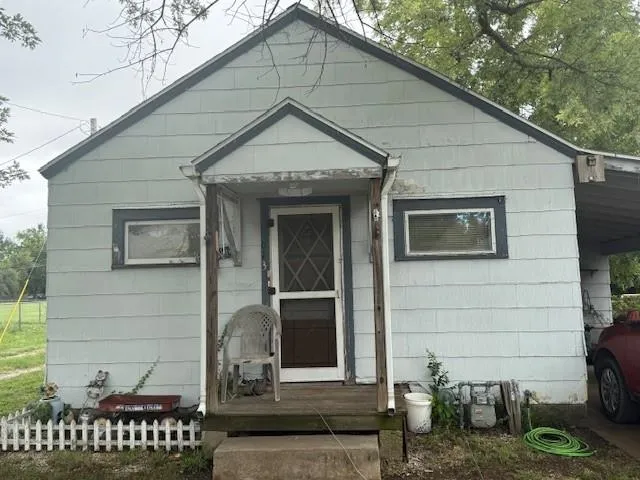 Winfield, Kansas 67156, United States, 2 Bedrooms Bedrooms, ,1 BathroomBathrooms,Residential,Active,214190