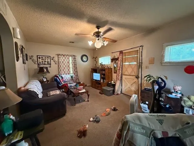 Winfield, Kansas 67156, United States, 2 Bedrooms Bedrooms, ,1 BathroomBathrooms,Residential,Active,214190