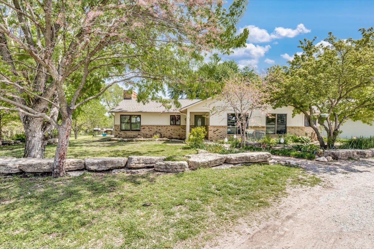 4210 Meadowbrook Ln, Winfield, Kansas image 2