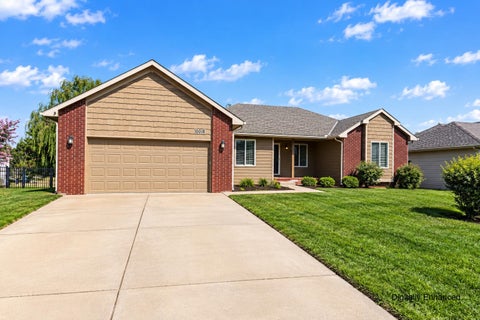 Homes For Sale - 10018 W Greenspoint St<br/> Wichita, KS 67205