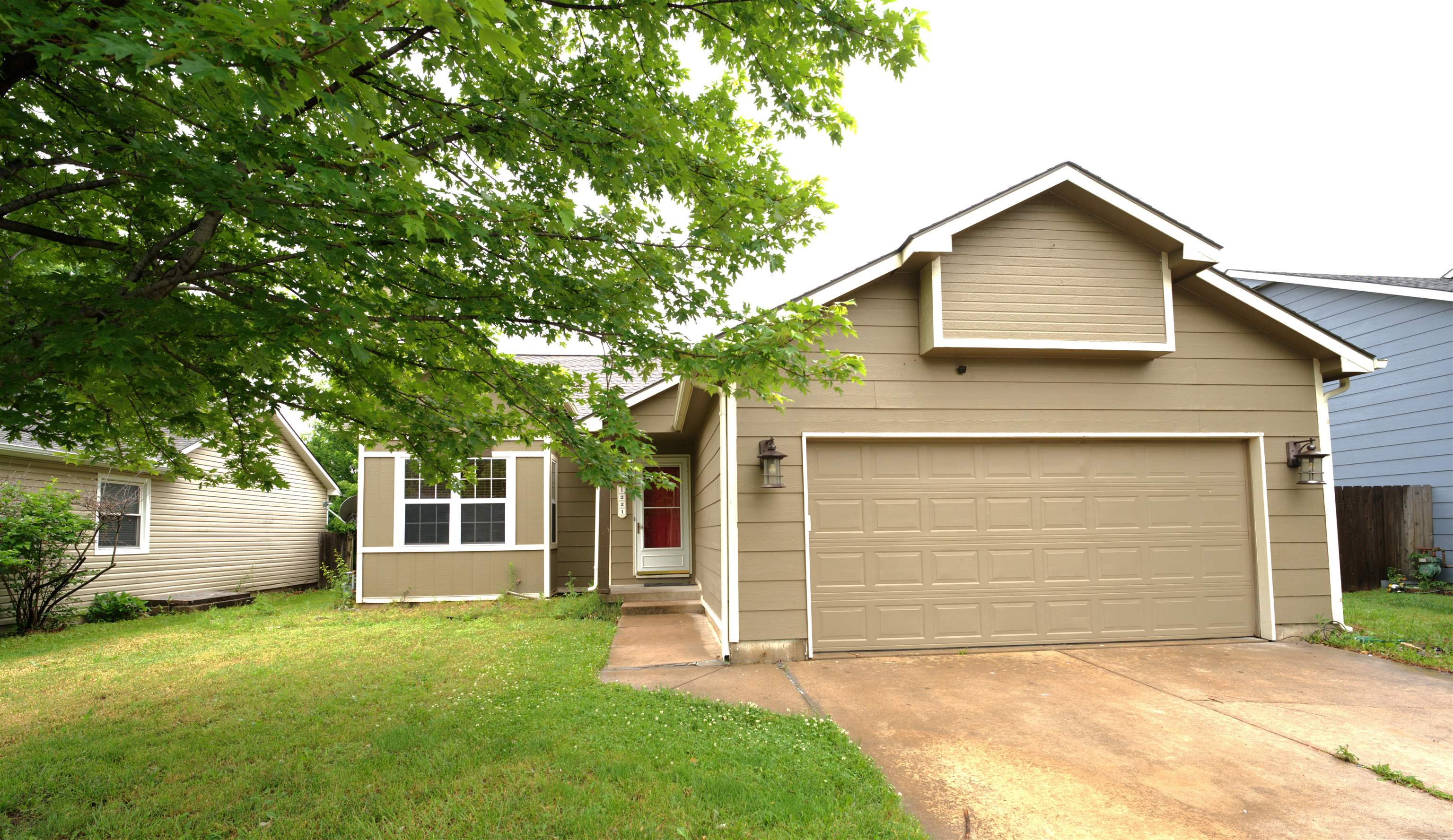 1221 S Fox Run, Wichita, Kansas image 1