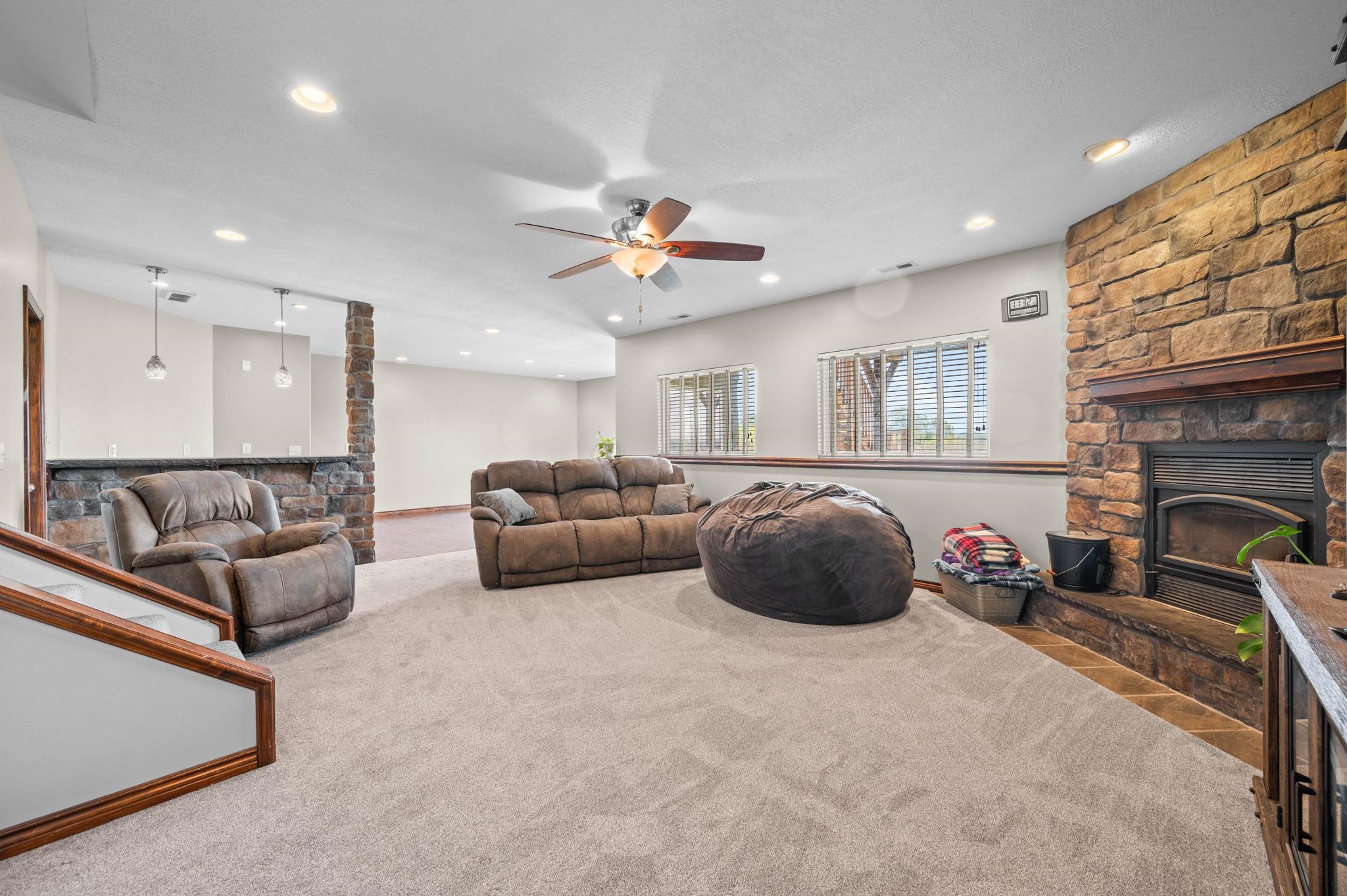 2459 W North Valley Rd, Sedgwick, Kansas image 19