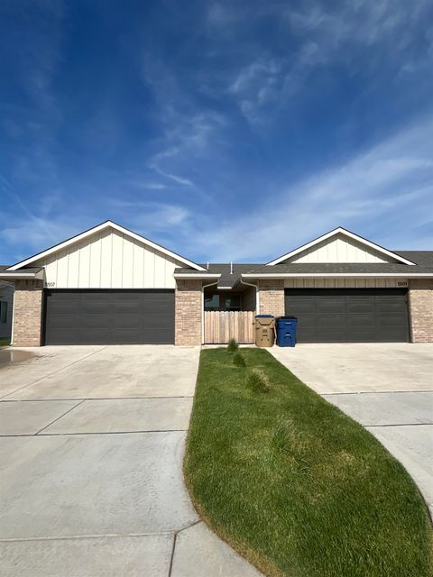 Townhouse For Sale - 5513-5515 N Sandkey Ct<br/> Sedgwick County, Wichita, KS 67204