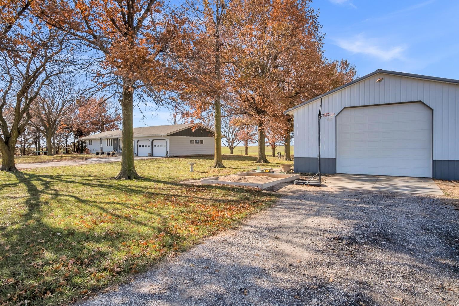 843 N Chisholm Trail, Newton, Kansas image 1