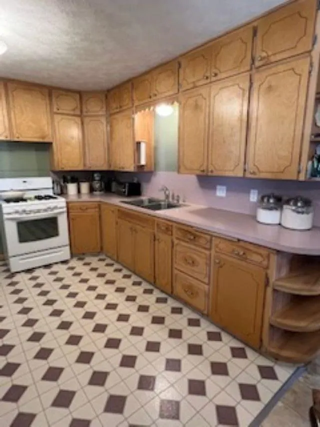 La Crosse, Kansas 67548, United States, 2 Bedrooms Bedrooms, ,2 BathroomsBathrooms,Residential,Active,115666