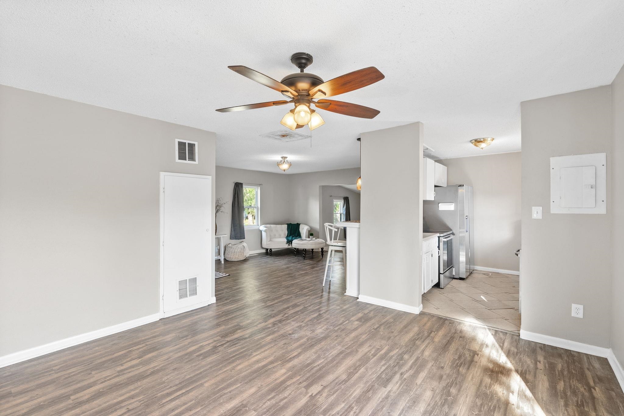 1526 E Evanston St, Park City, Kansas image 14