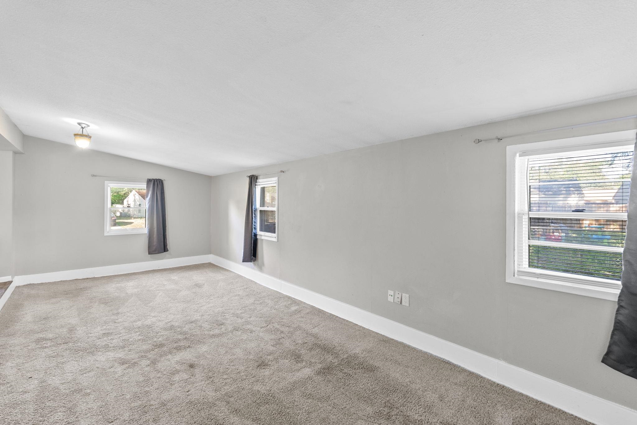 1526 E Evanston St, Park City, Kansas image 20