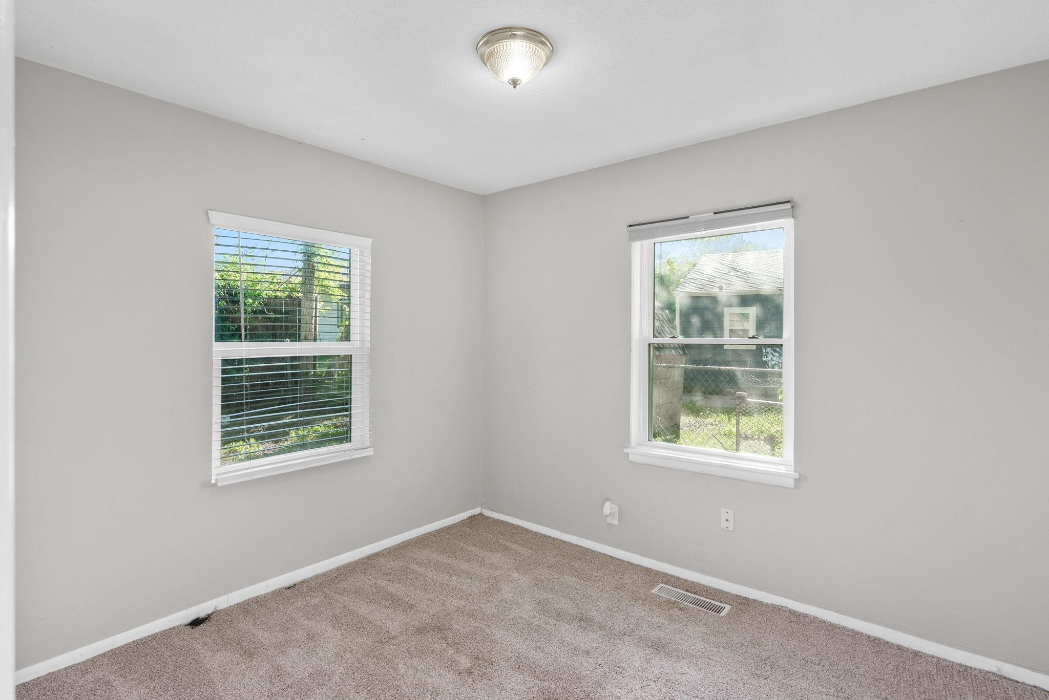 1526 E Evanston St, Park City, Kansas image 26