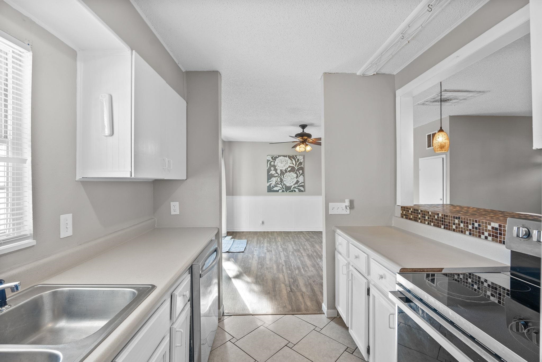 1526 E Evanston St, Park City, Kansas image 17