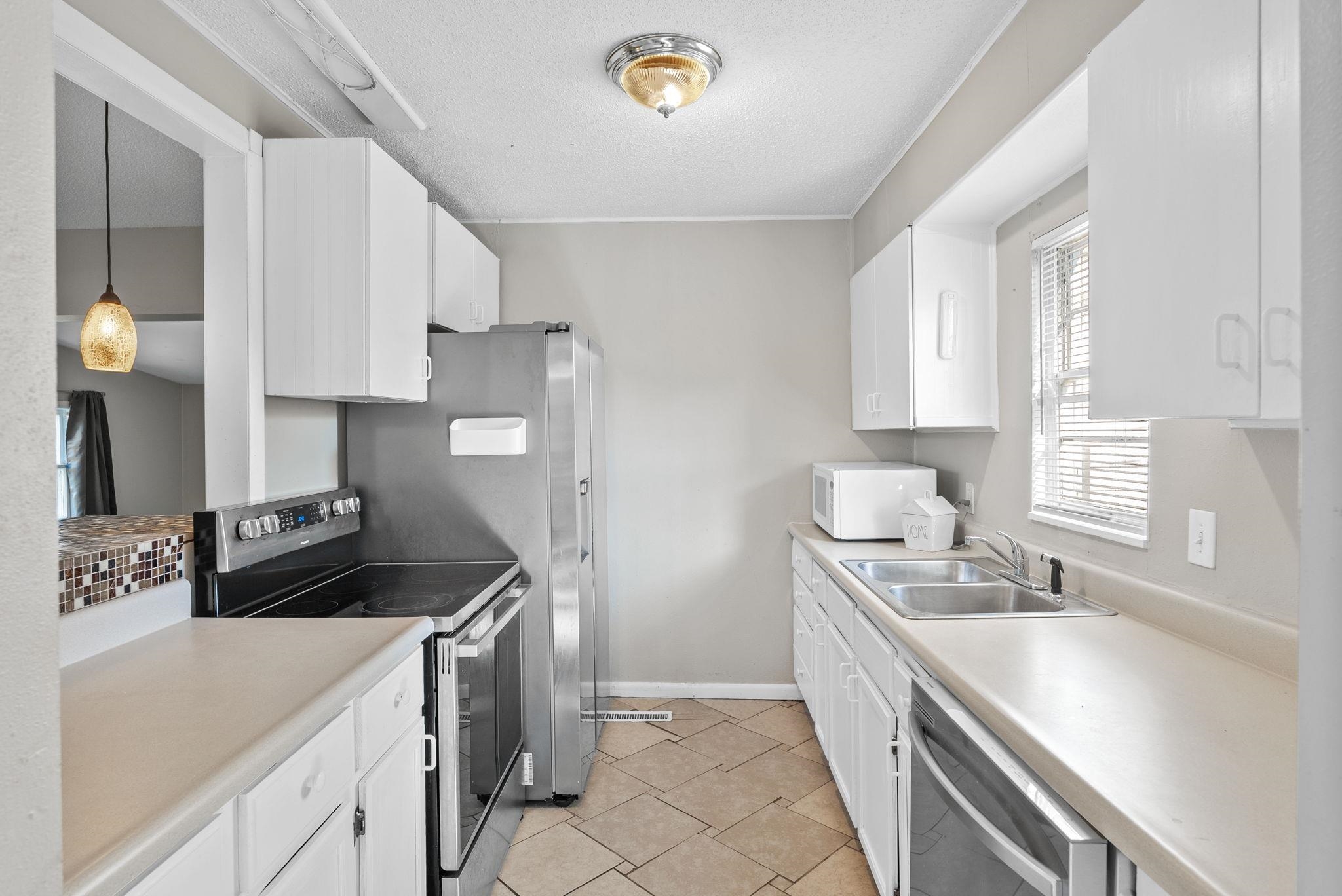 1526 E Evanston St, Park City, Kansas image 15