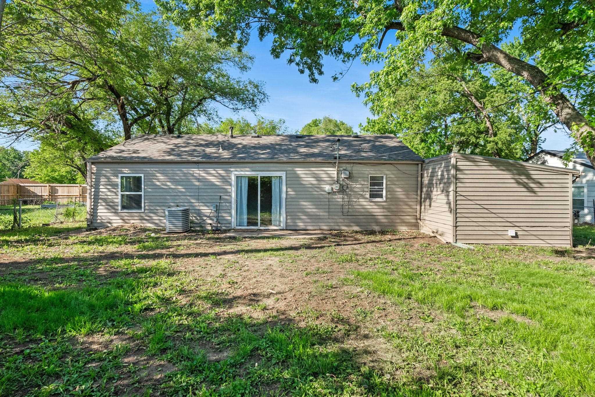 1526 E Evanston St, Park City, Kansas image 29