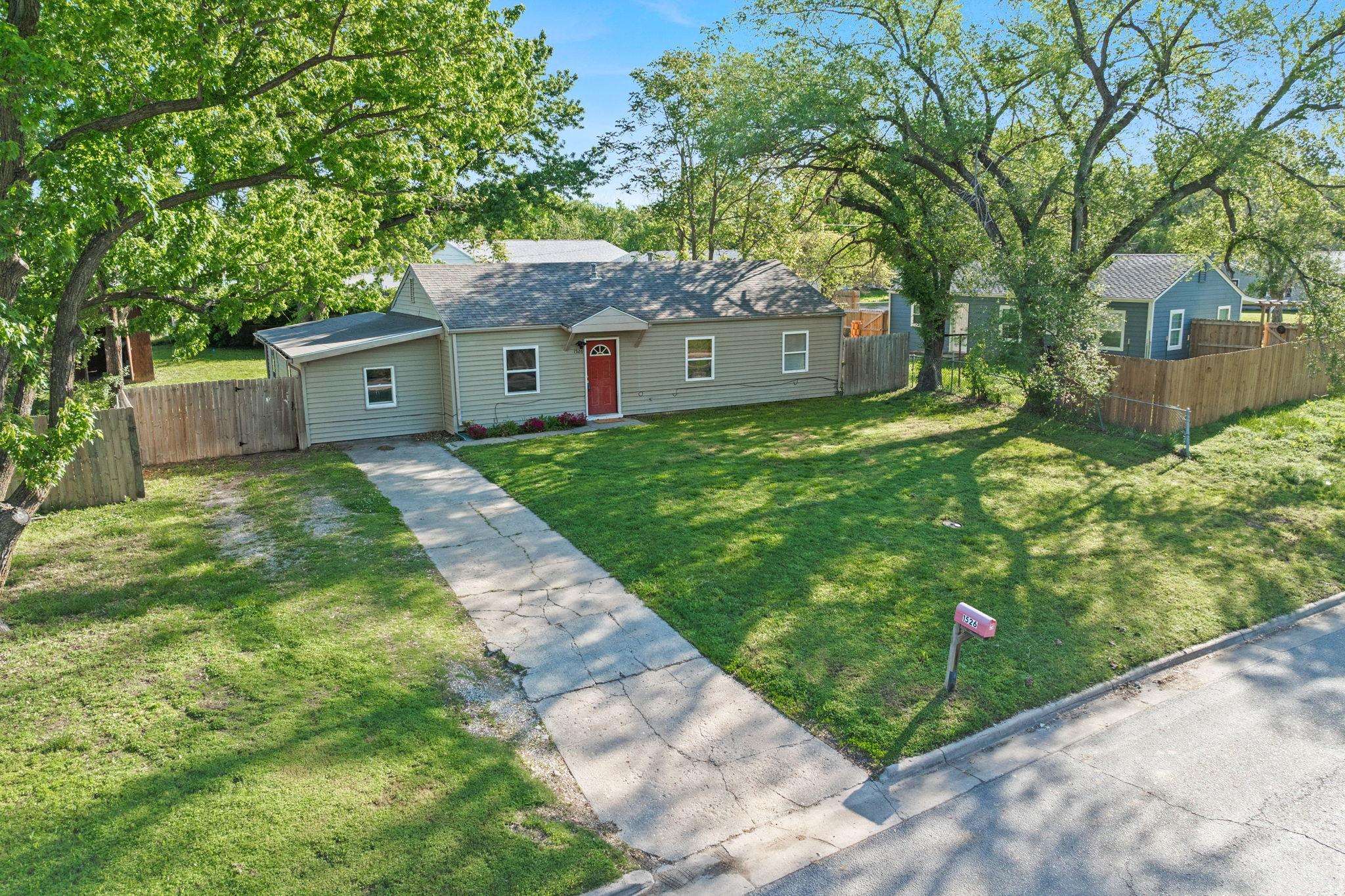 1526 E Evanston St, Park City, Kansas image 2