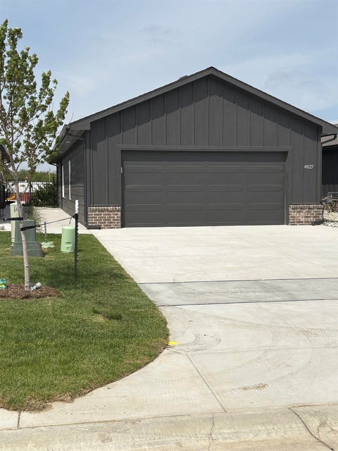 Townhouse For Sale - 4827 N Vassar Avenue<br/> Sedgwick County, Wichita, KS 67220