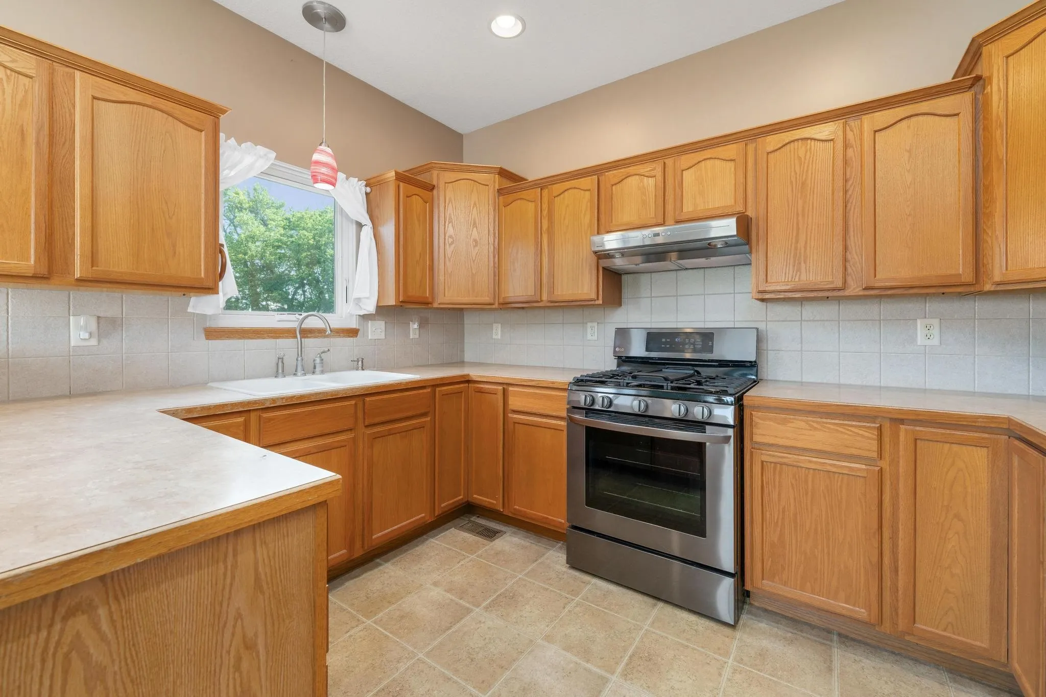 Derby, Kansas 67037, United States, 3 Bedrooms Bedrooms, ,3 BathroomsBathrooms,Residential,Active,186575