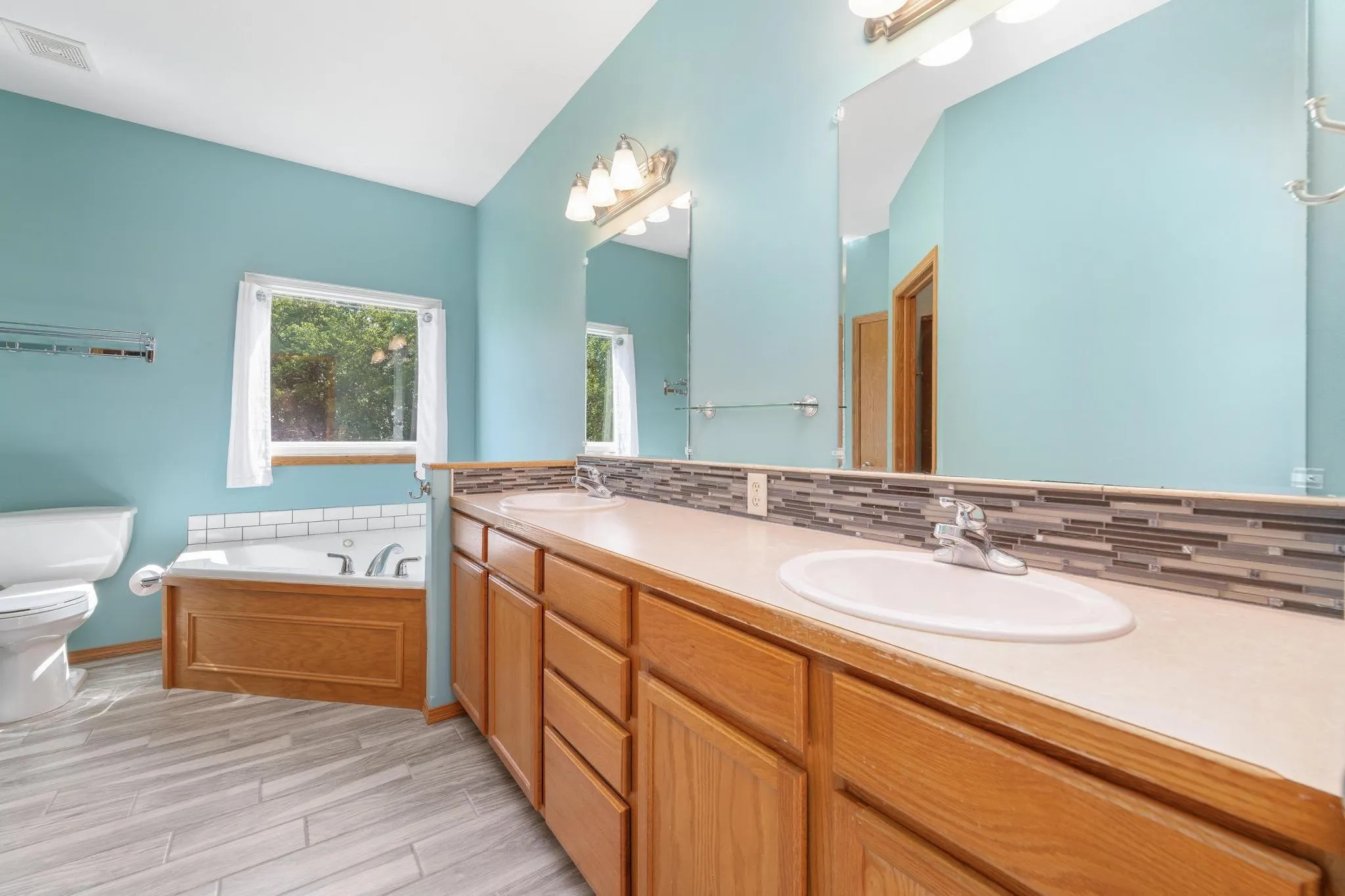 Derby, Kansas 67037, United States, 3 Bedrooms Bedrooms, ,3 BathroomsBathrooms,Residential,Active,186575