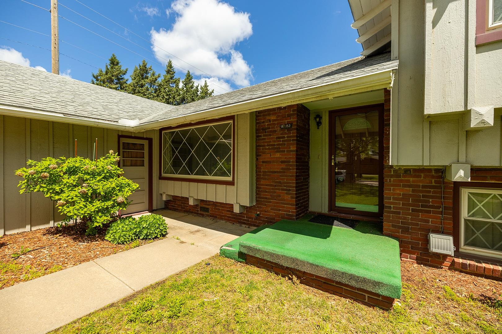 8002 E Lynwood Blvd, Wichita, Kansas image 4