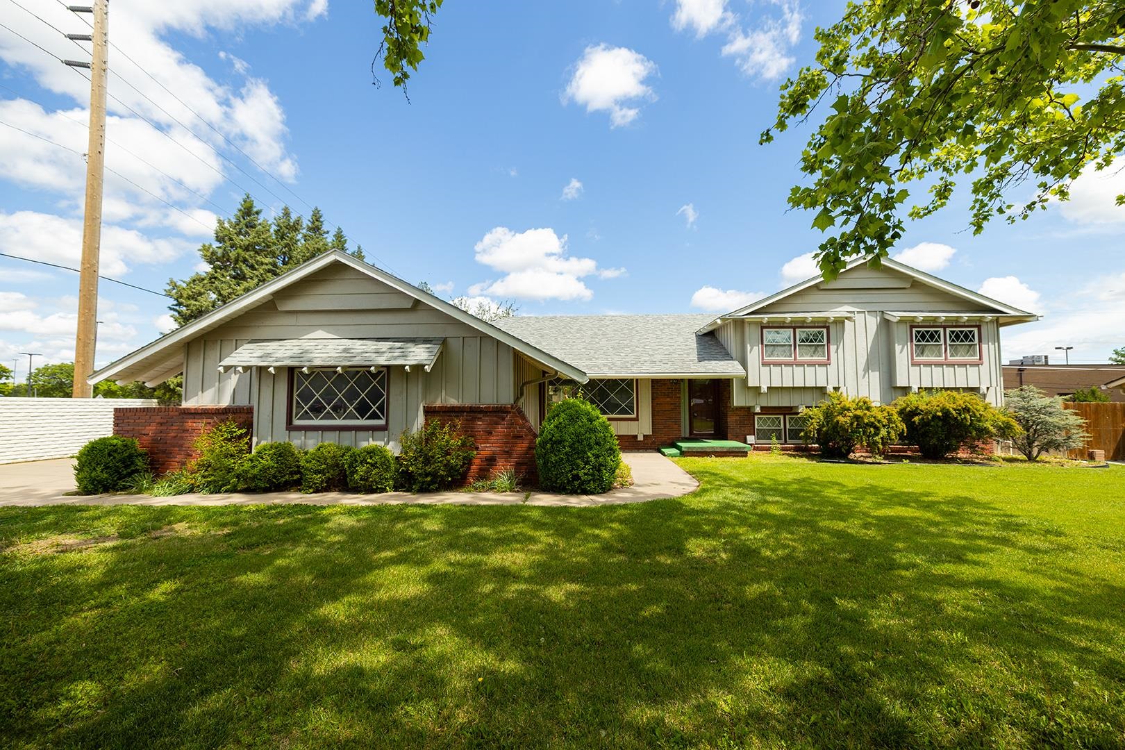 8002 E Lynwood Blvd, Wichita, Kansas image 1