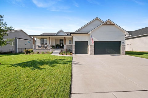 Homes For Sale - 1327 W Footbridge St<br/> Sedgwick County, Goddard, KS 67052