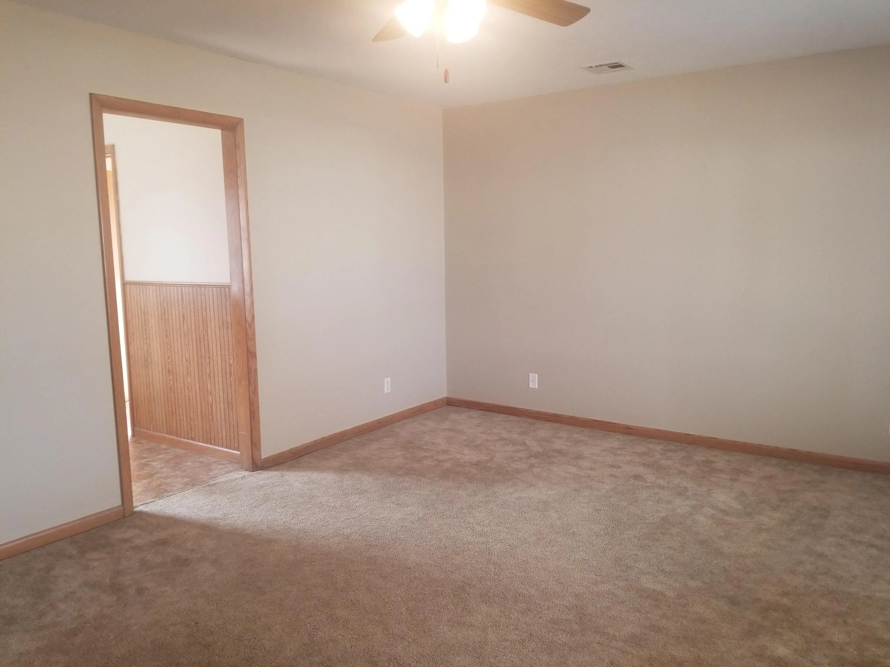 Wichita, Kansas 67213, United States, 2 Bedrooms Bedrooms, ,1 BathroomBathrooms,Residential,Active,118976