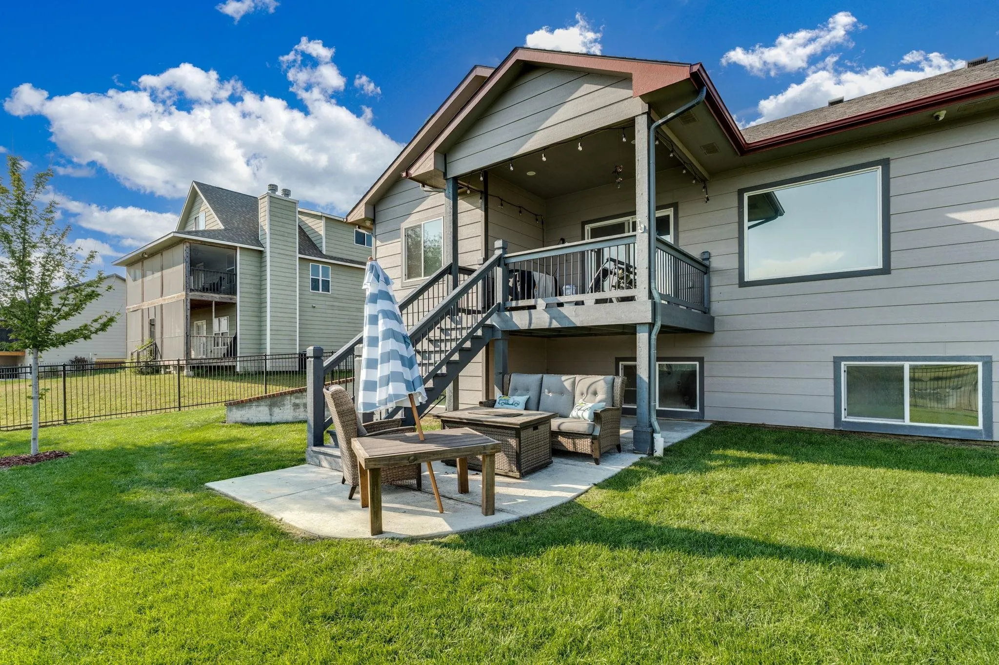 Haysville, Kansas 67060, United States, 4 Bedrooms Bedrooms, ,3 BathroomsBathrooms,Residential,Active,208092