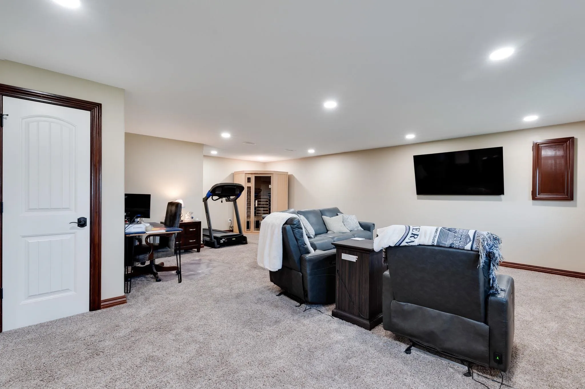 Haysville, Kansas 67060, United States, 4 Bedrooms Bedrooms, ,3 BathroomsBathrooms,Residential,Active,208092