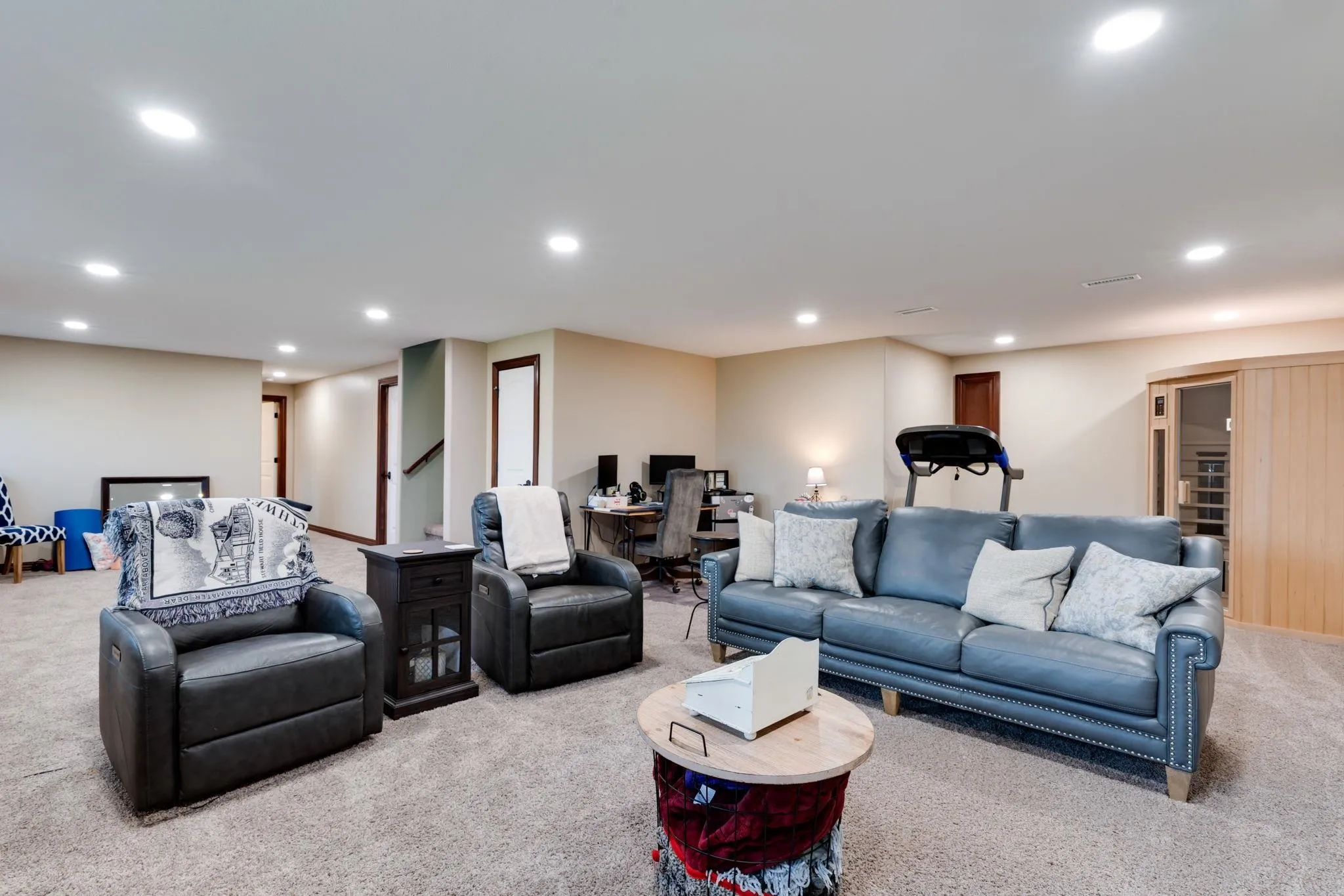 Haysville, Kansas 67060, United States, 4 Bedrooms Bedrooms, ,3 BathroomsBathrooms,Residential,Active,208092