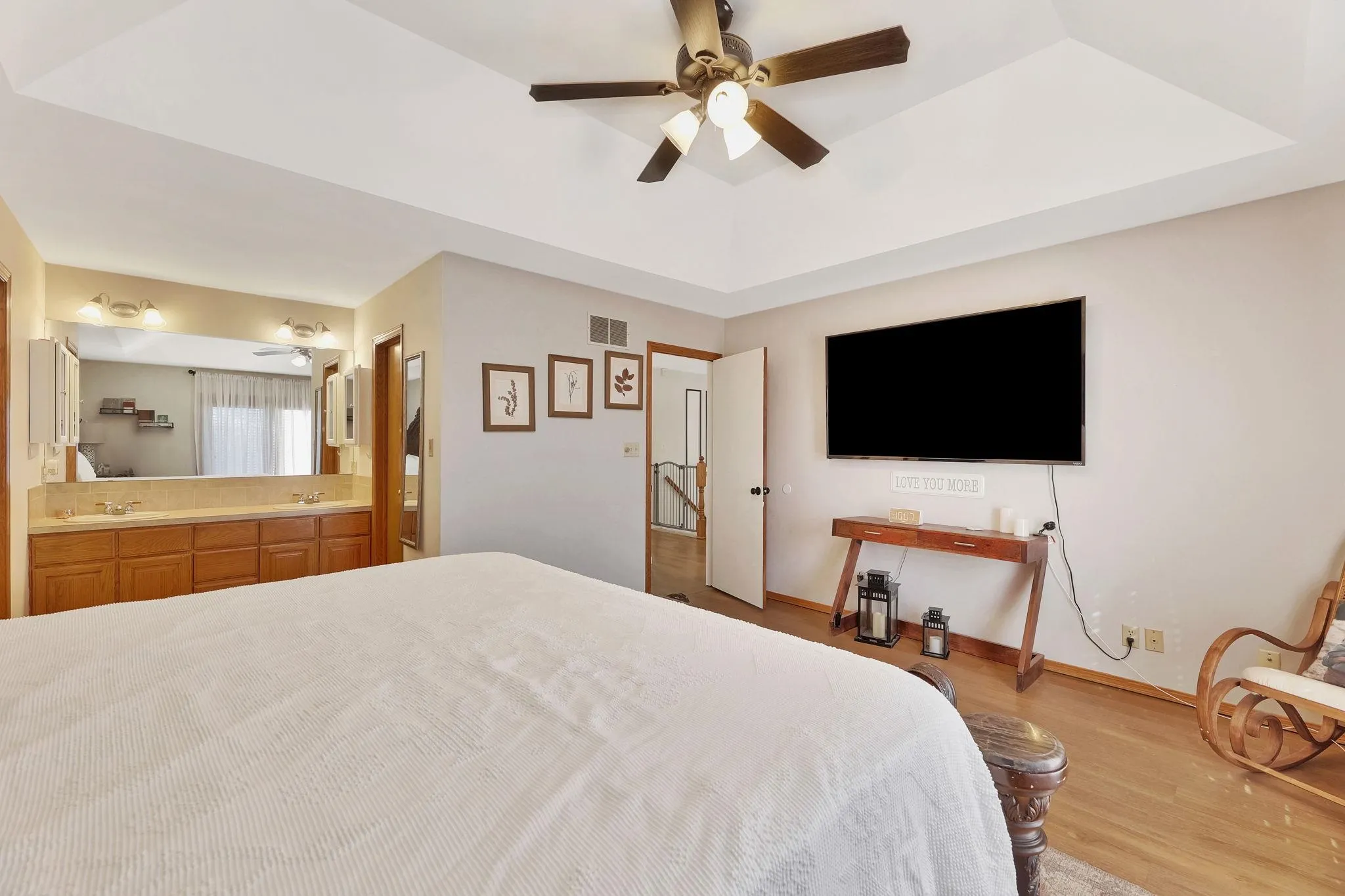 Wellington, Kansas 67152, United States, 5 Bedrooms Bedrooms, ,3 BathroomsBathrooms,Residential,Pending,32360