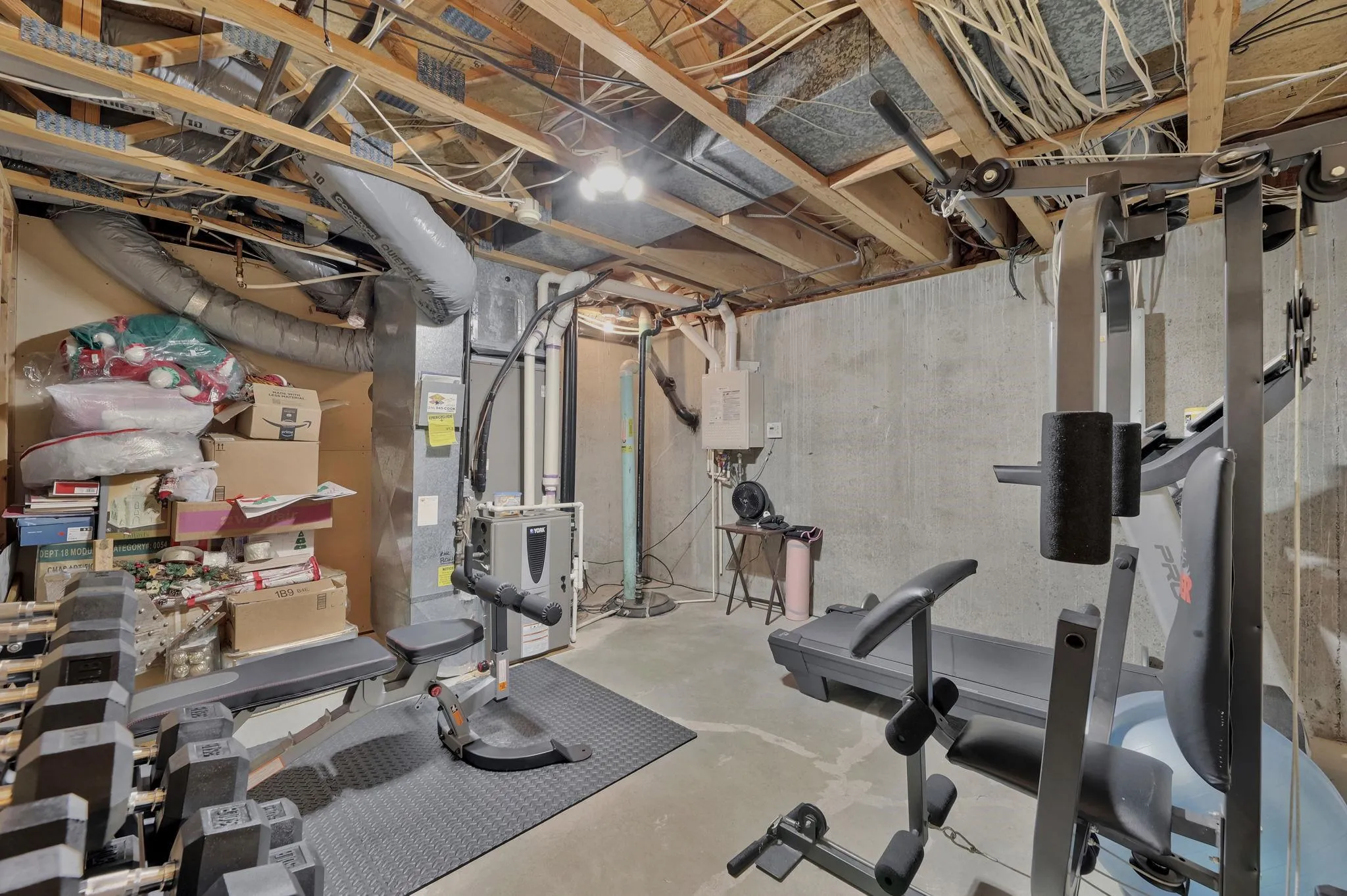 Wellington, Kansas 67152, United States, 5 Bedrooms Bedrooms, ,3 BathroomsBathrooms,Residential,Pending,32360