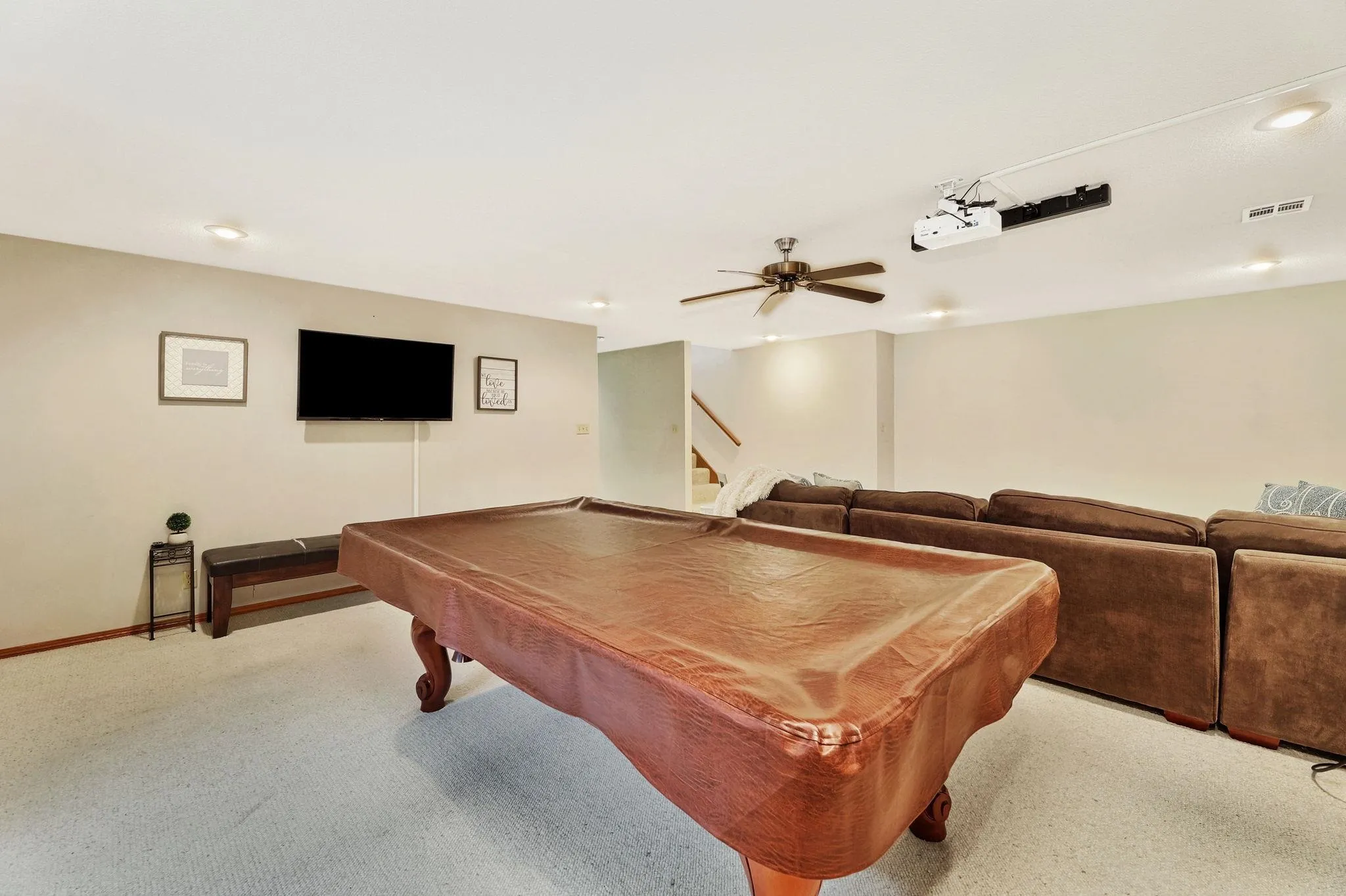 Wellington, Kansas 67152, United States, 5 Bedrooms Bedrooms, ,3 BathroomsBathrooms,Residential,Pending,32360