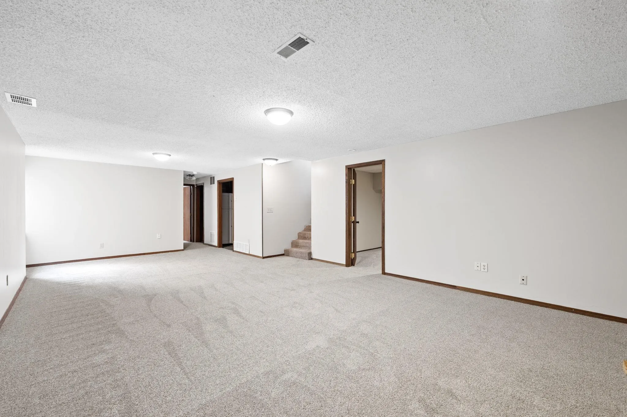 Wichita, Kansas 67209, United States, 4 Bedrooms Bedrooms, ,2 BathroomsBathrooms,Residential,Pending,40163