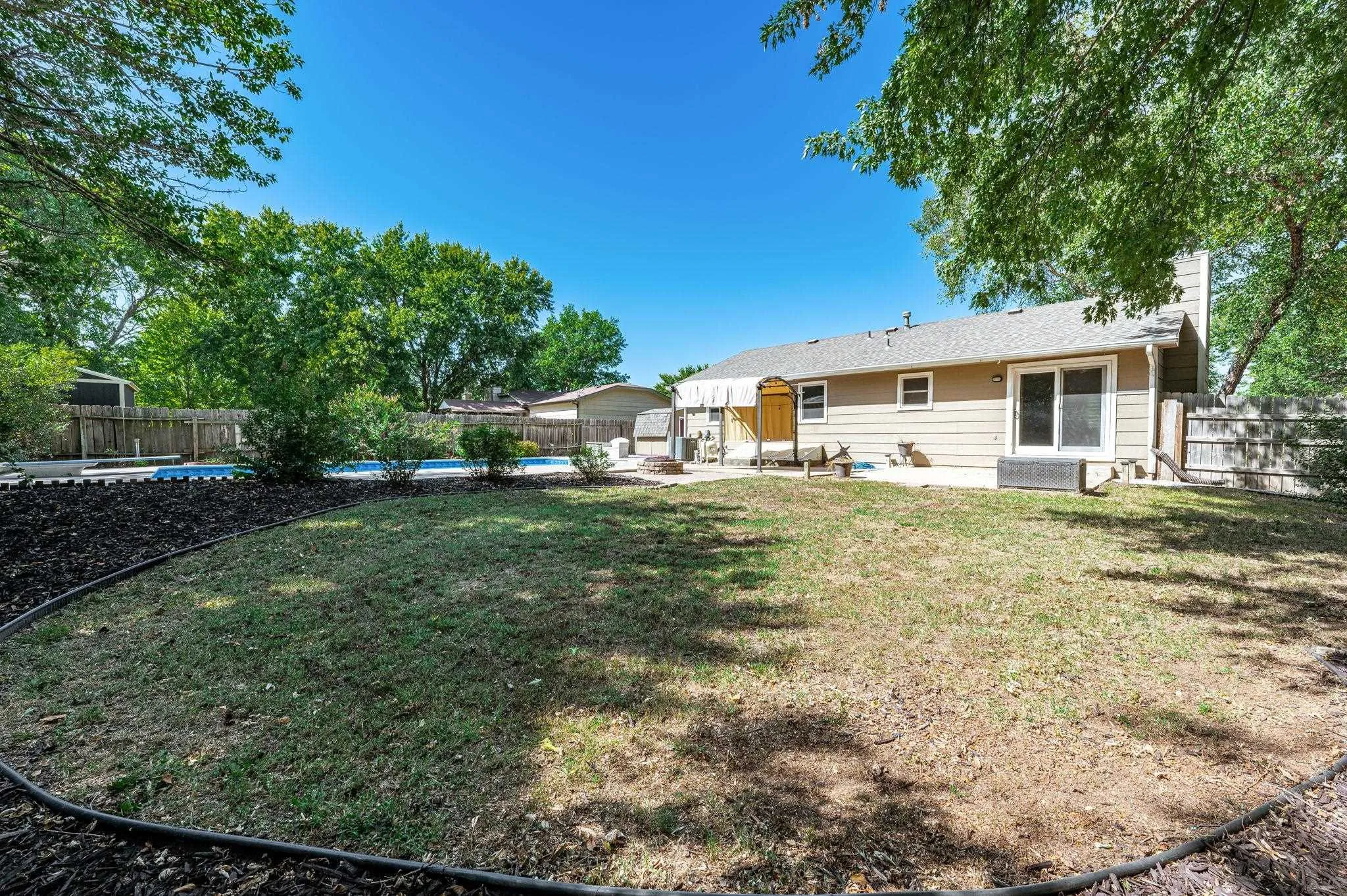 Wichita, Kansas 67209, United States, 4 Bedrooms Bedrooms, ,2 BathroomsBathrooms,Residential,Pending,40163