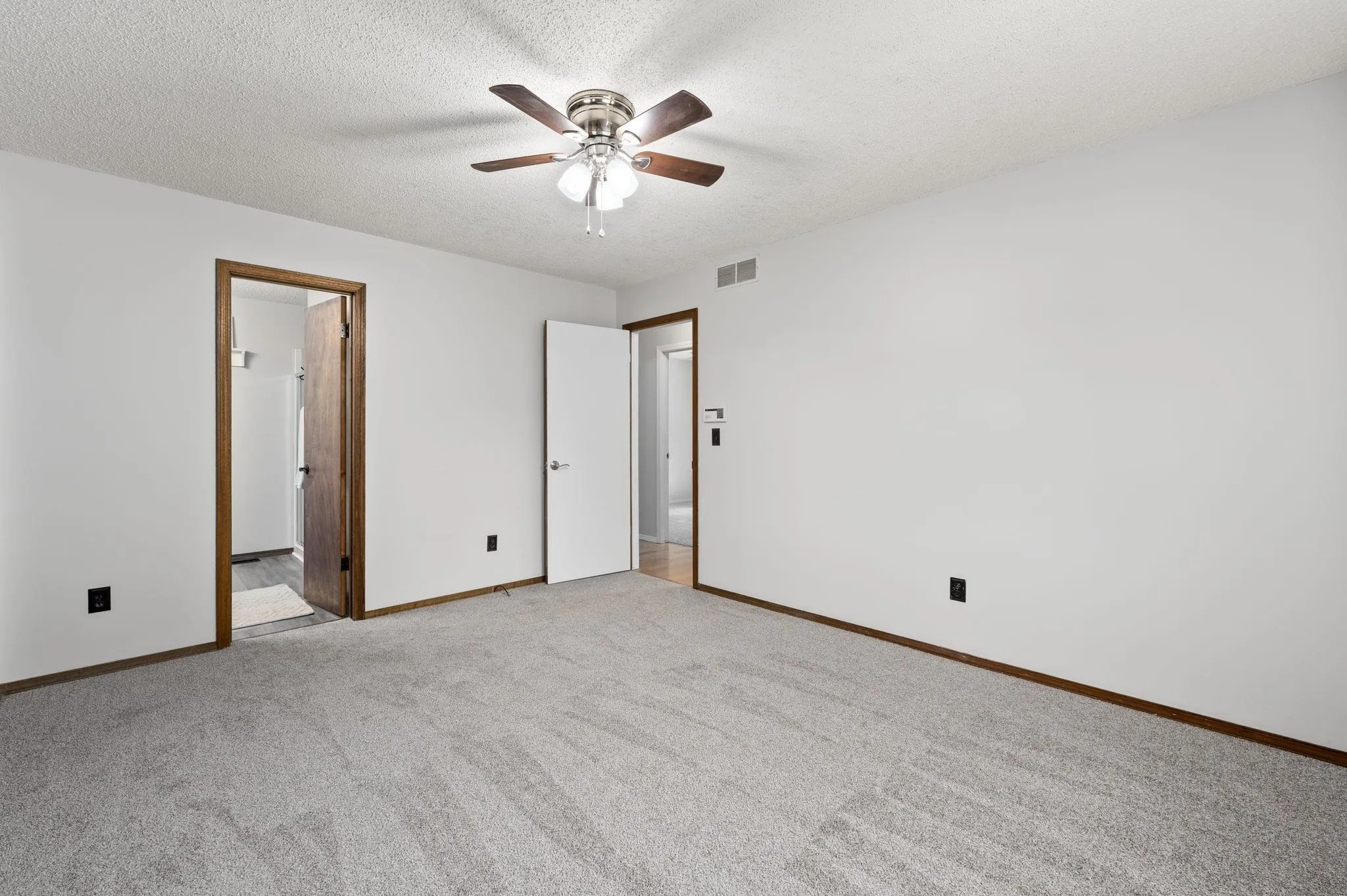 Wichita, Kansas 67209, United States, 4 Bedrooms Bedrooms, ,2 BathroomsBathrooms,Residential,Pending,40163