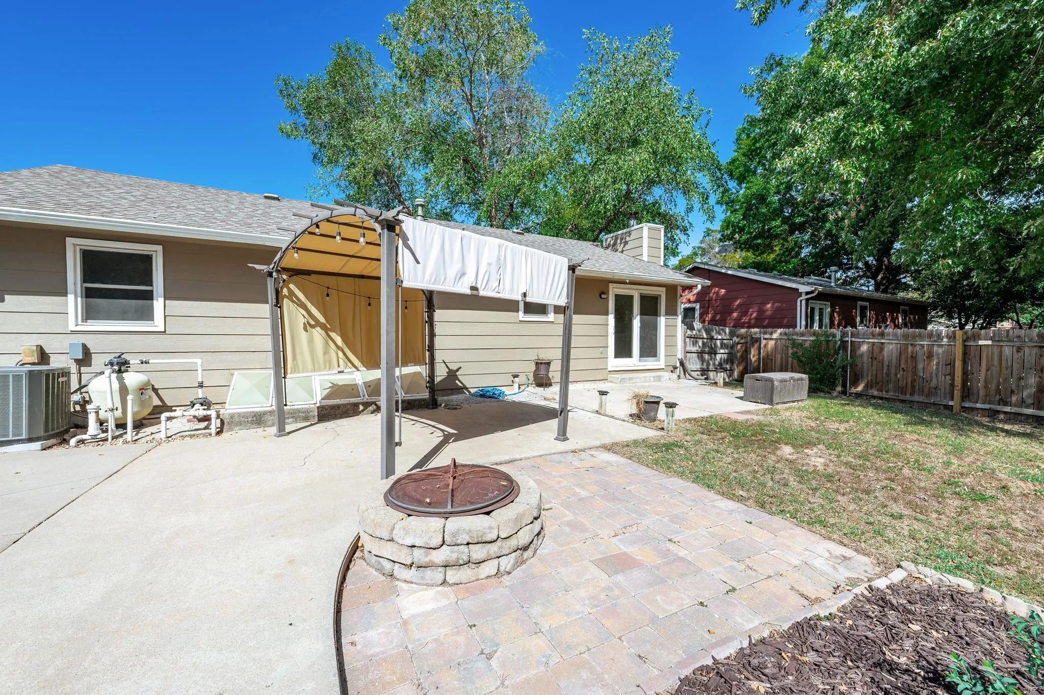 Wichita, Kansas 67209, United States, 4 Bedrooms Bedrooms, ,2 BathroomsBathrooms,Residential,Pending,40163