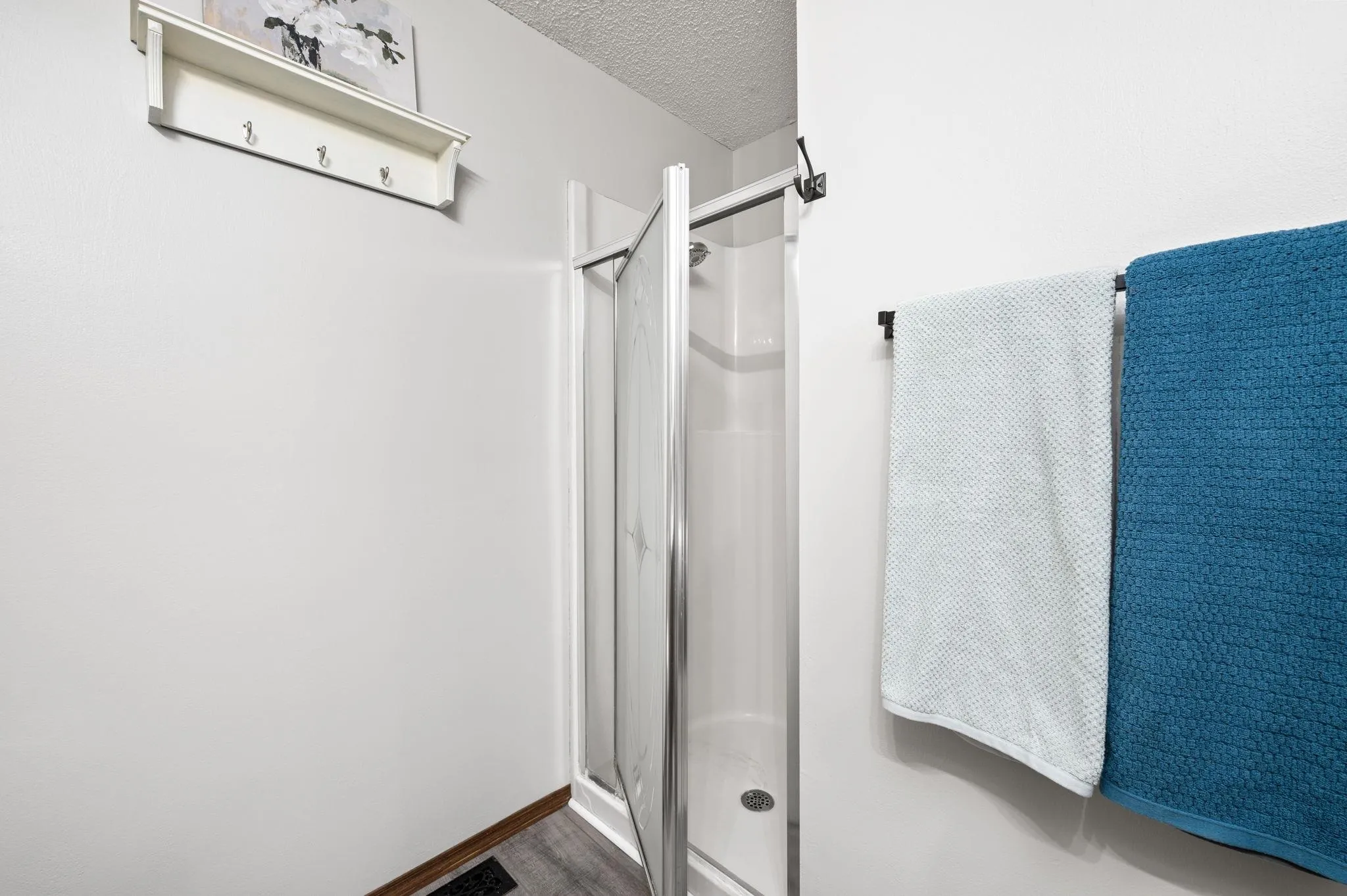 Wichita, Kansas 67209, United States, 4 Bedrooms Bedrooms, ,2 BathroomsBathrooms,Residential,Pending,40163