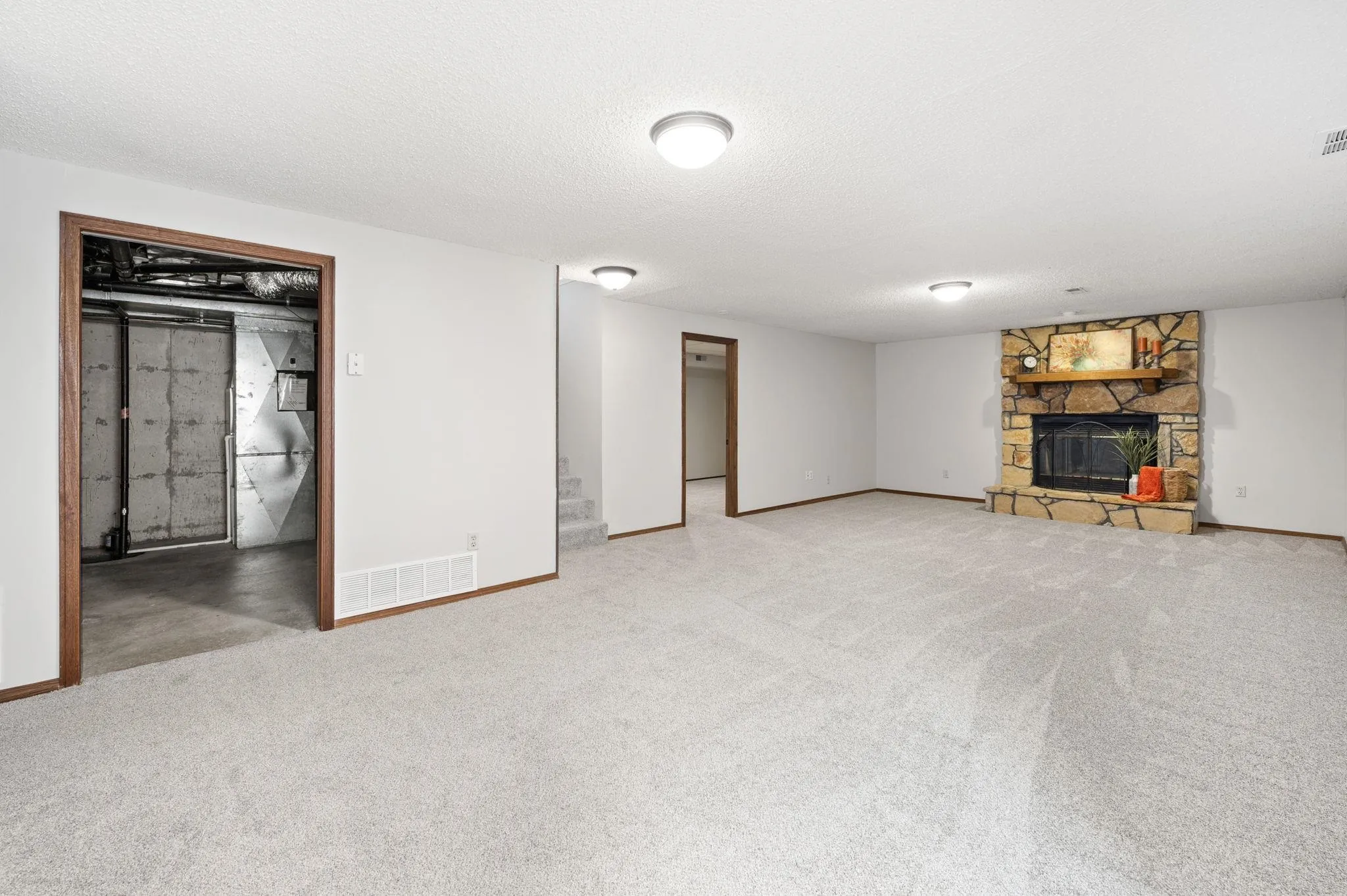 Wichita, Kansas 67209, United States, 4 Bedrooms Bedrooms, ,2 BathroomsBathrooms,Residential,Pending,40163