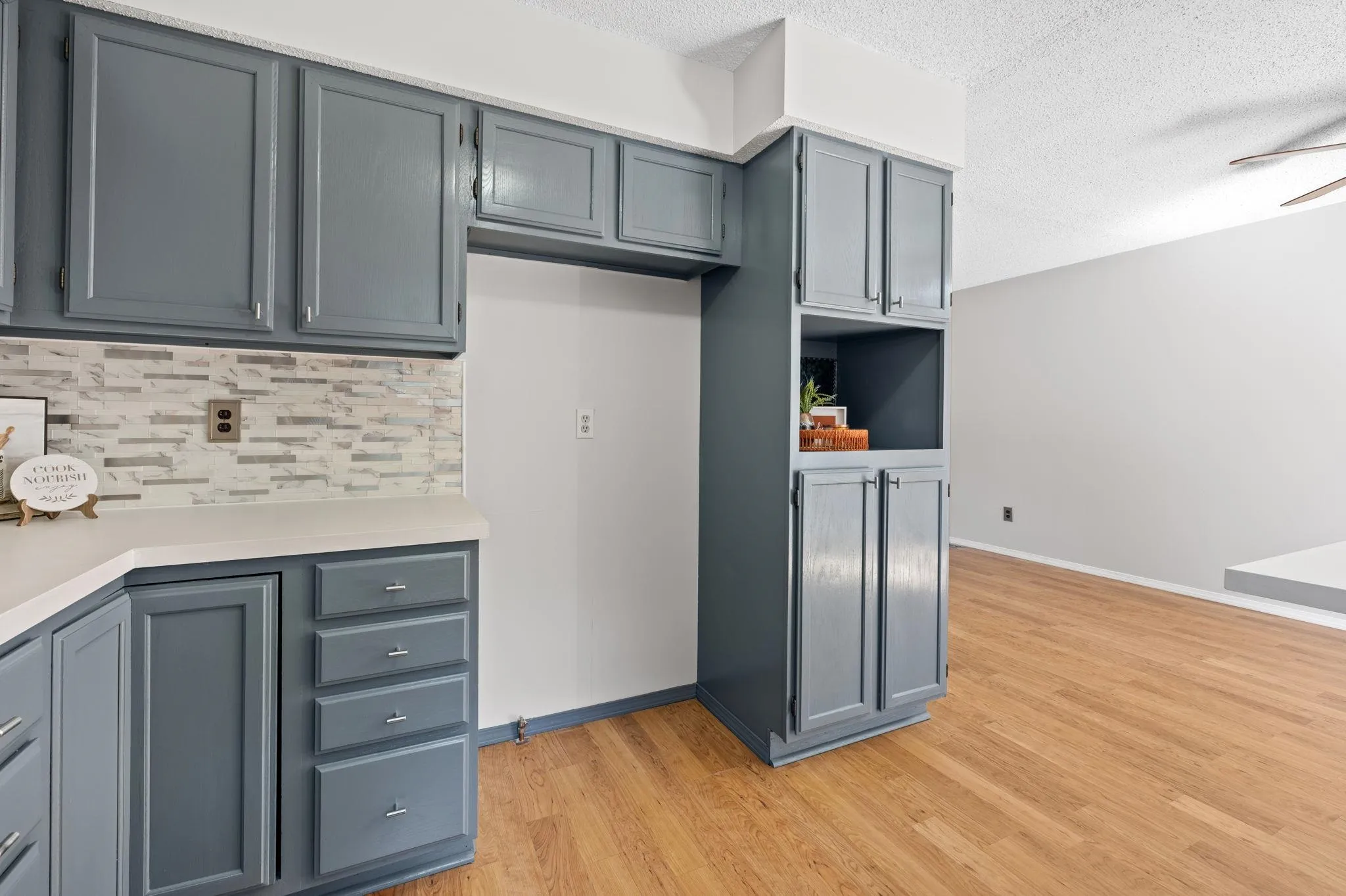 Wichita, Kansas 67209, United States, 4 Bedrooms Bedrooms, ,2 BathroomsBathrooms,Residential,Pending,40163