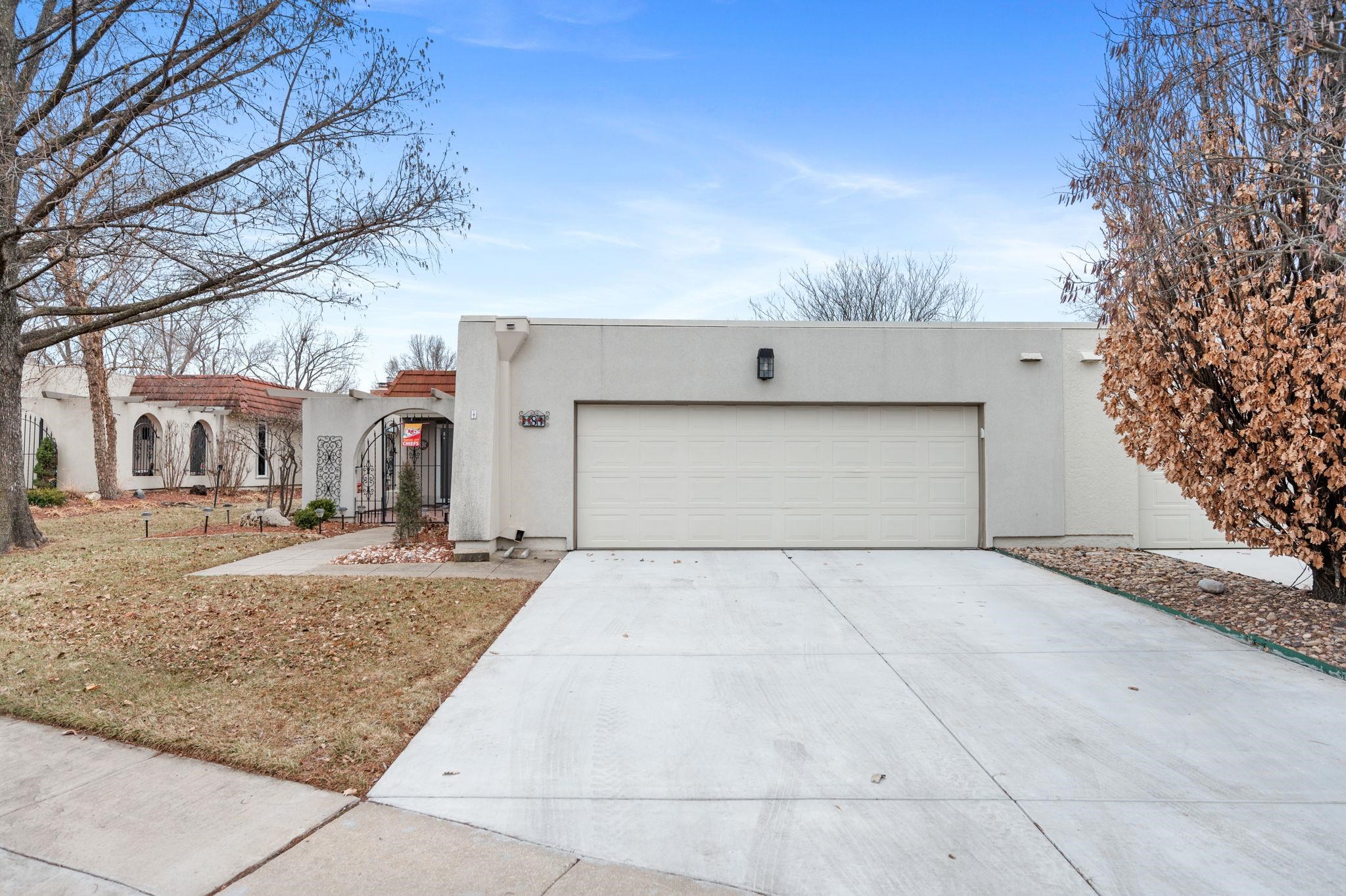 81 E Via Verde St, Wichita, Kansas image 2