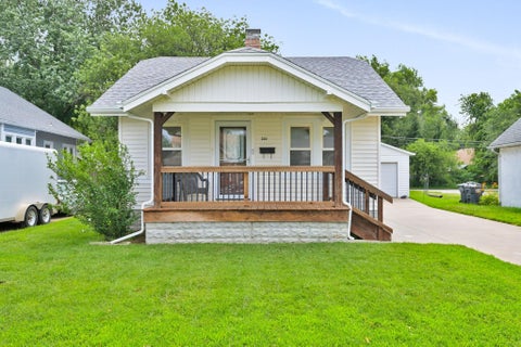 Homes For Sale - 220 N Athenian Ave<br/> Wichita, KS 67213