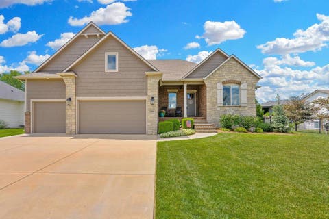 Homes For Sale - 1619 N Lakeside Dr<br/> Butler County, Andover, KS 67002