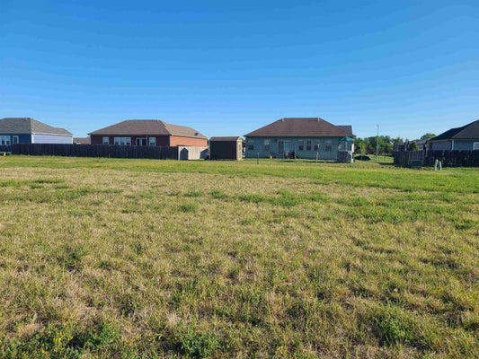 1413 CURTISS DR, MCPHERSON, KS 67460 - Image 4ede482d7e80b365da2c9c021f3d655b/1250434703