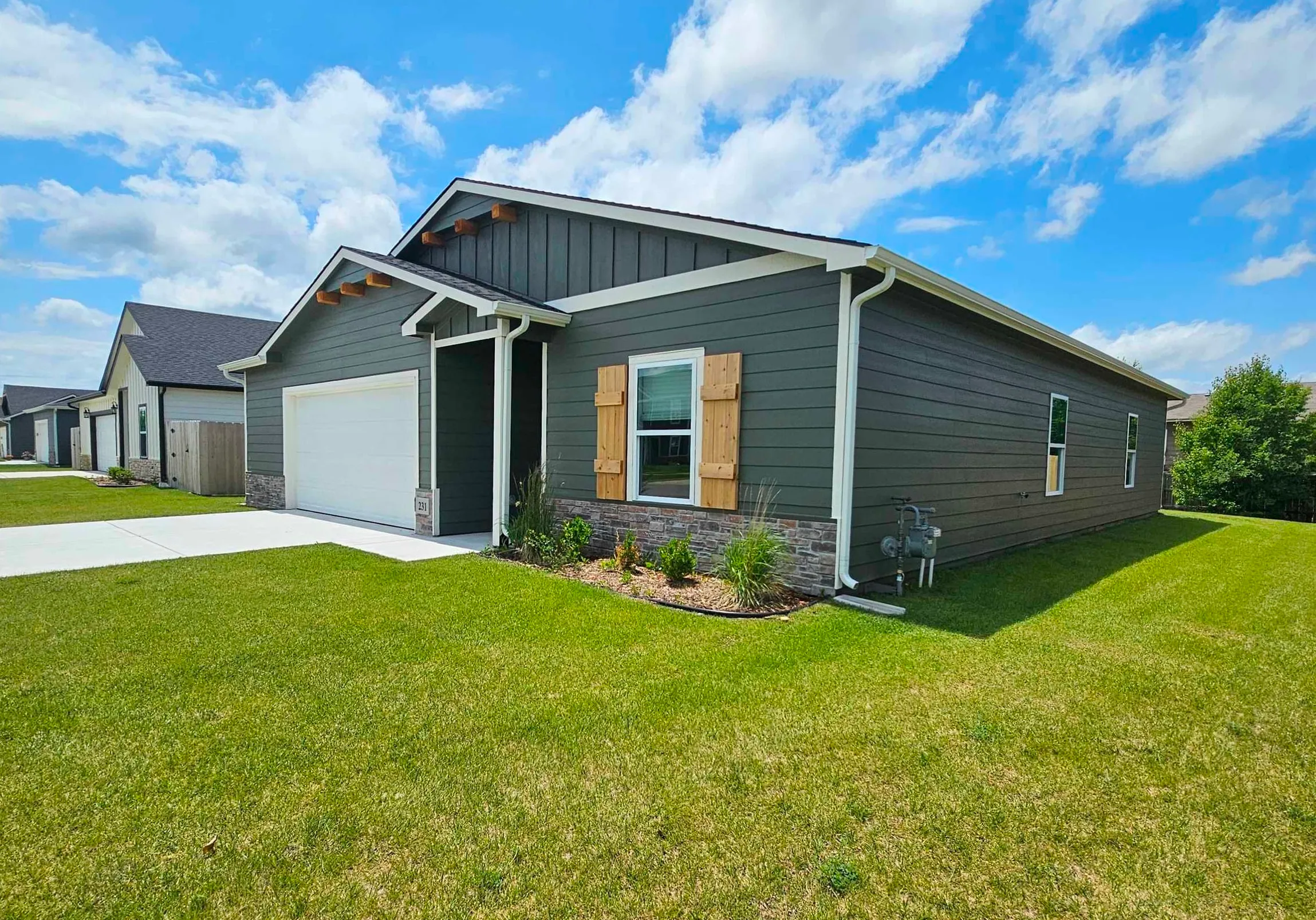 Valley Center, Kansas 67147, United States, 4 Bedrooms Bedrooms, ,2 BathroomsBathrooms,Residential,Active,47173